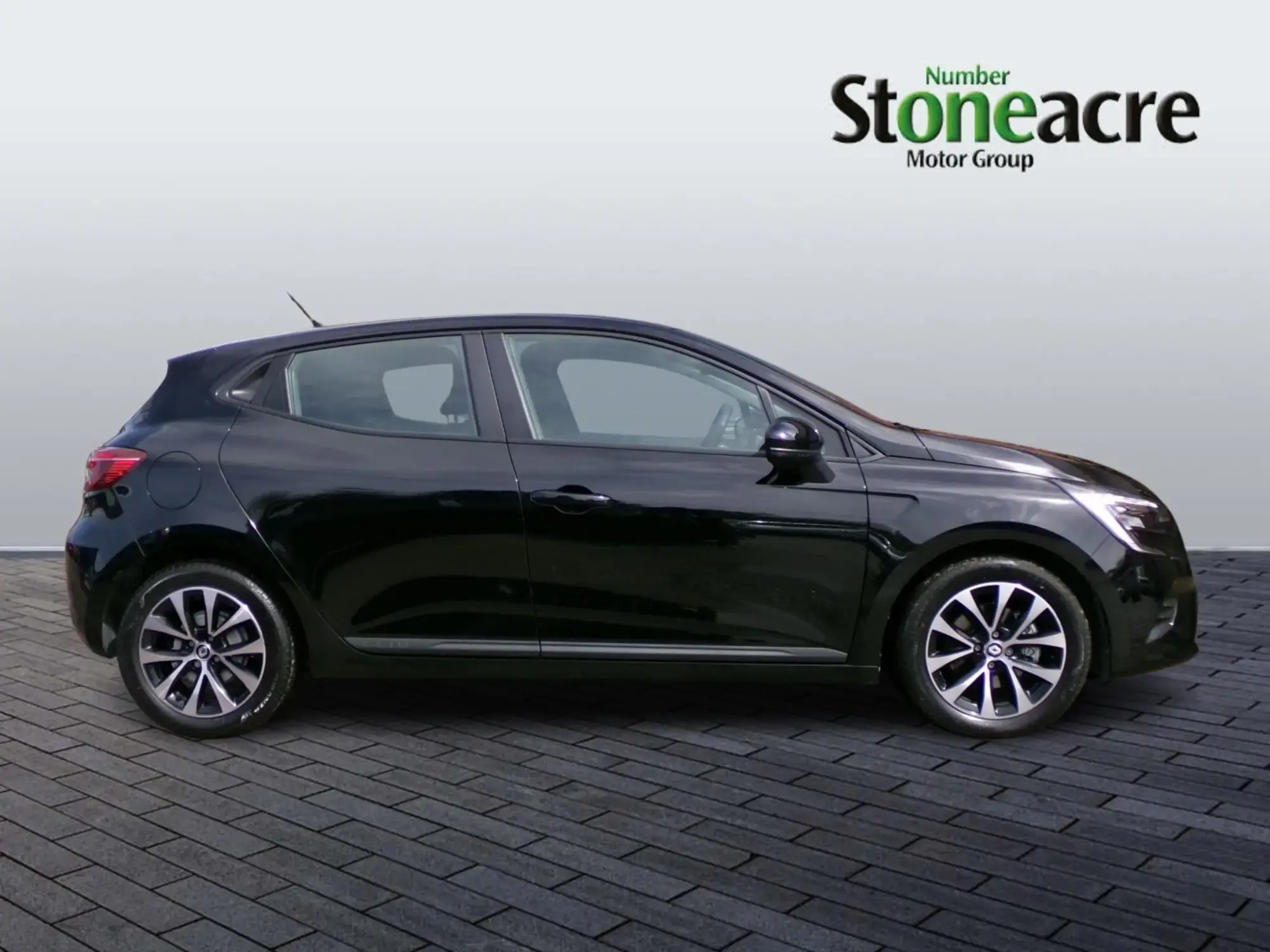 Renault Clio E-Tech Image 2