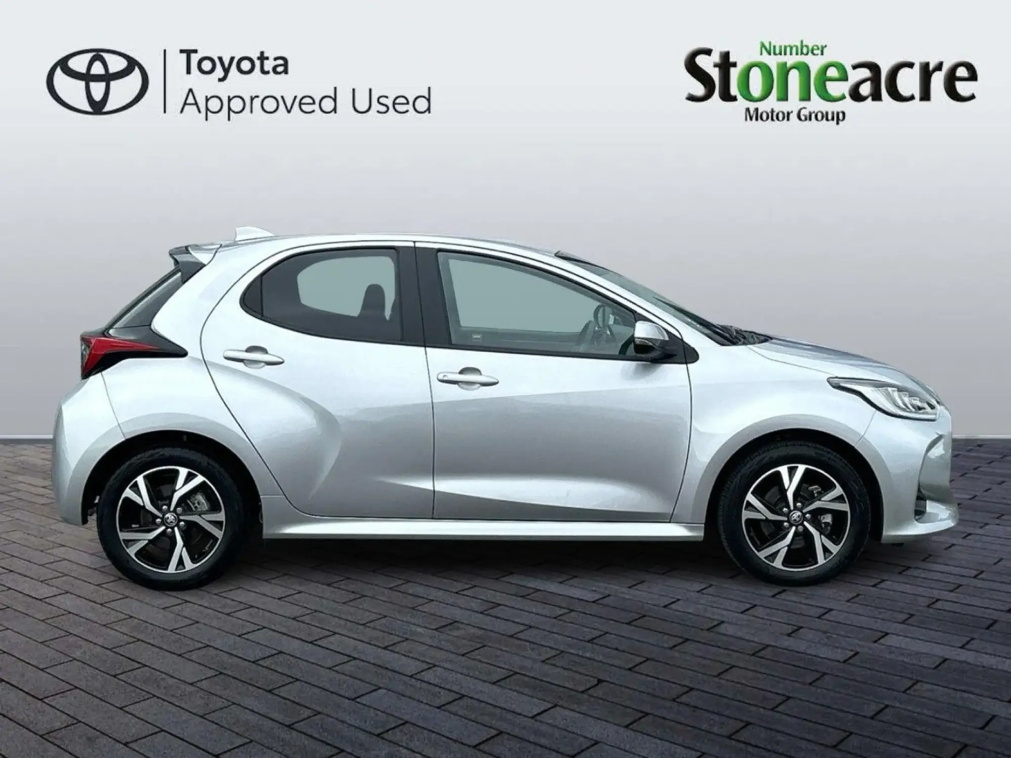 Toyota Yaris Image 2