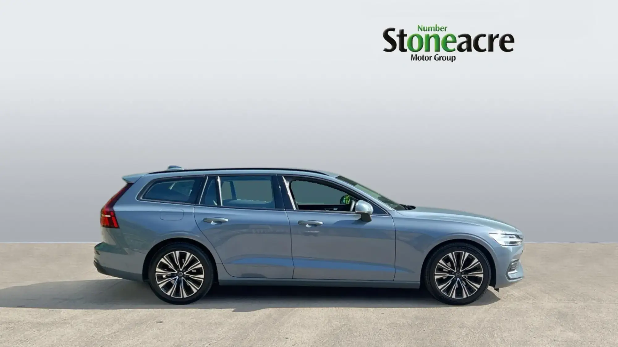 Volvo V60 2.0 B3P Core 5dr Auto [7 speed] YC72USZ Image 3