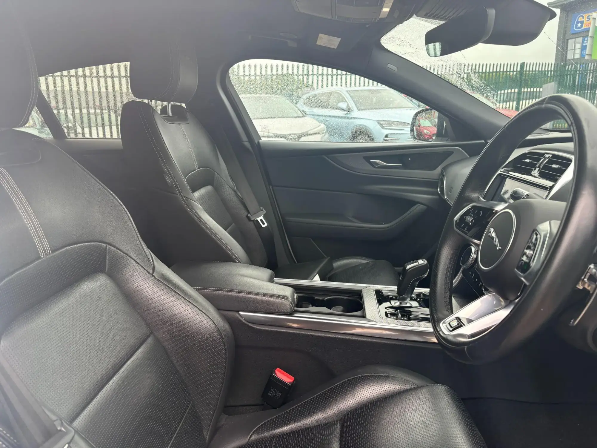 Jaguar XE Image 11 Jaguar XE Image 11
