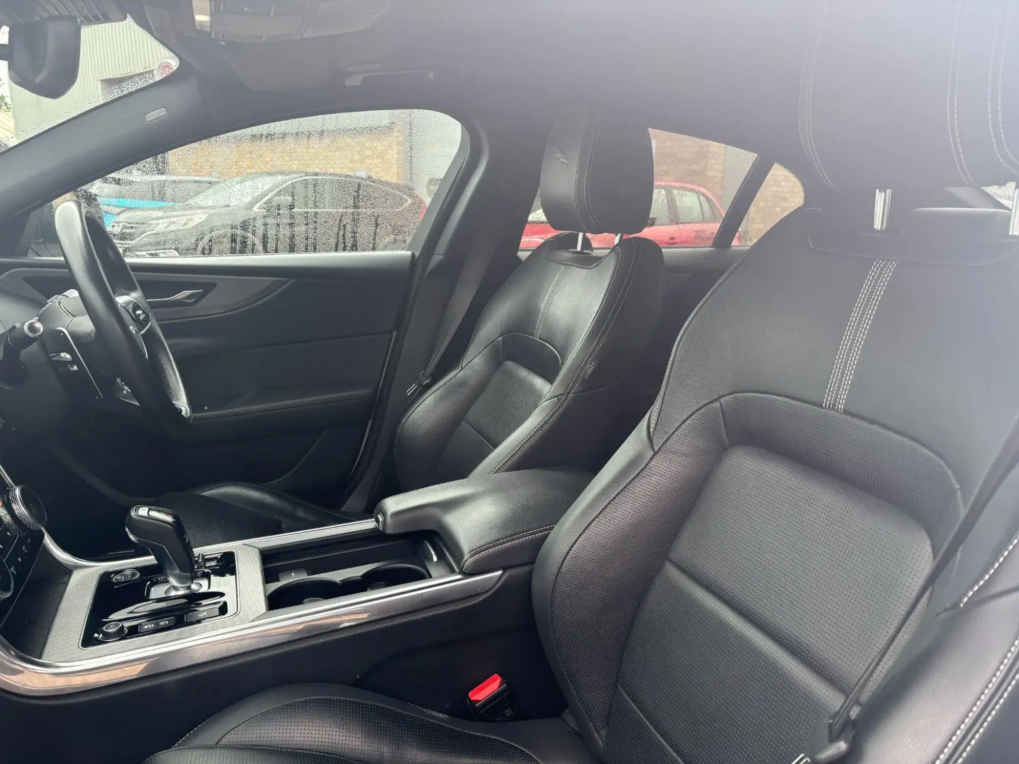 Jaguar XE Image 16 Jaguar XE Image 16