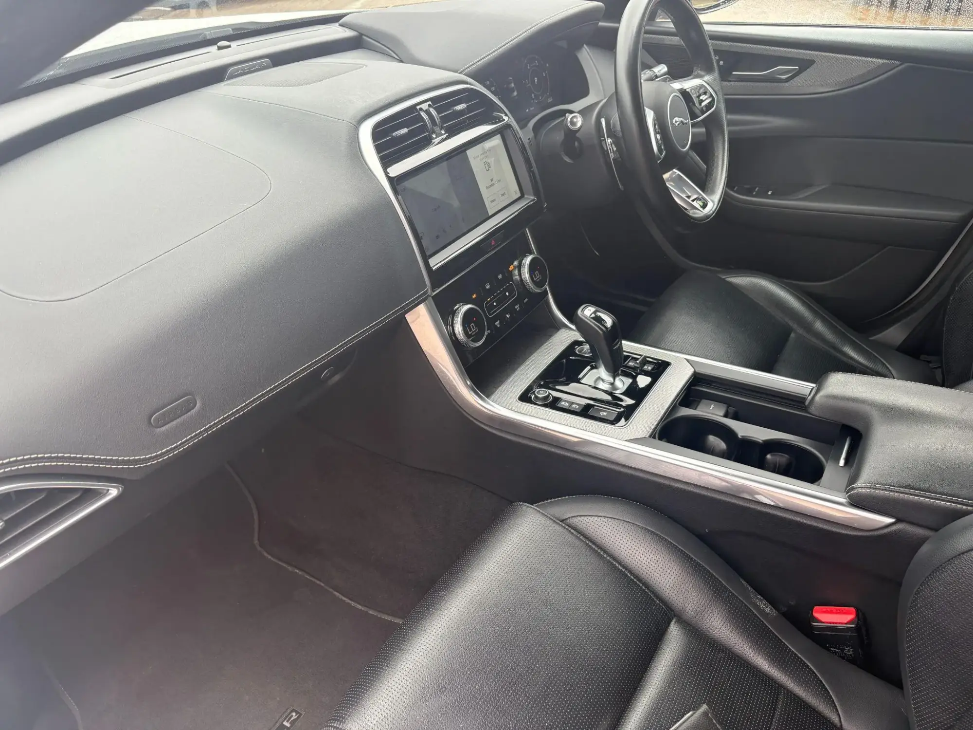 Jaguar XE Image 17 Jaguar XE Image 17