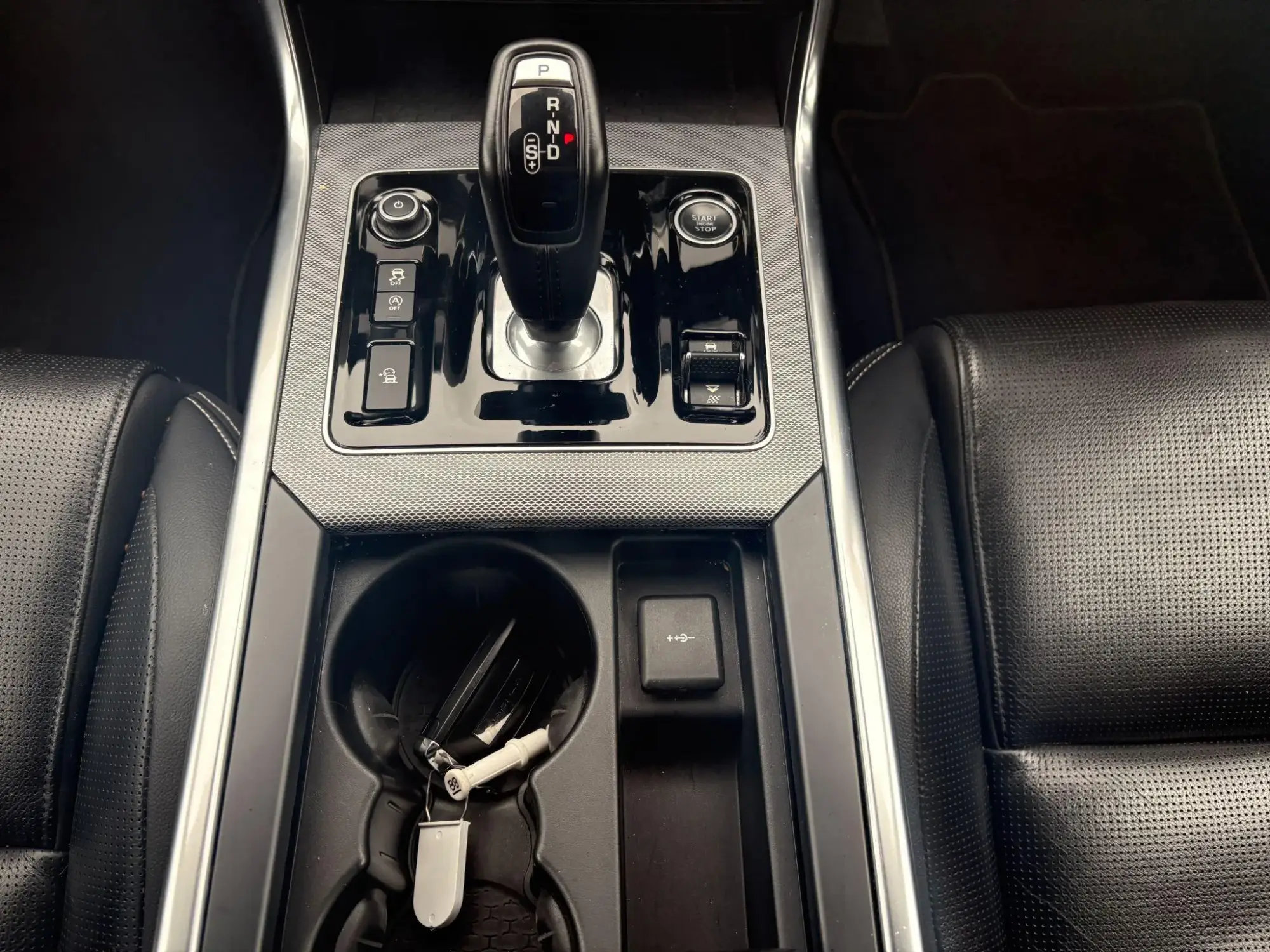 Jaguar XE Image 22 Jaguar XE Image 22