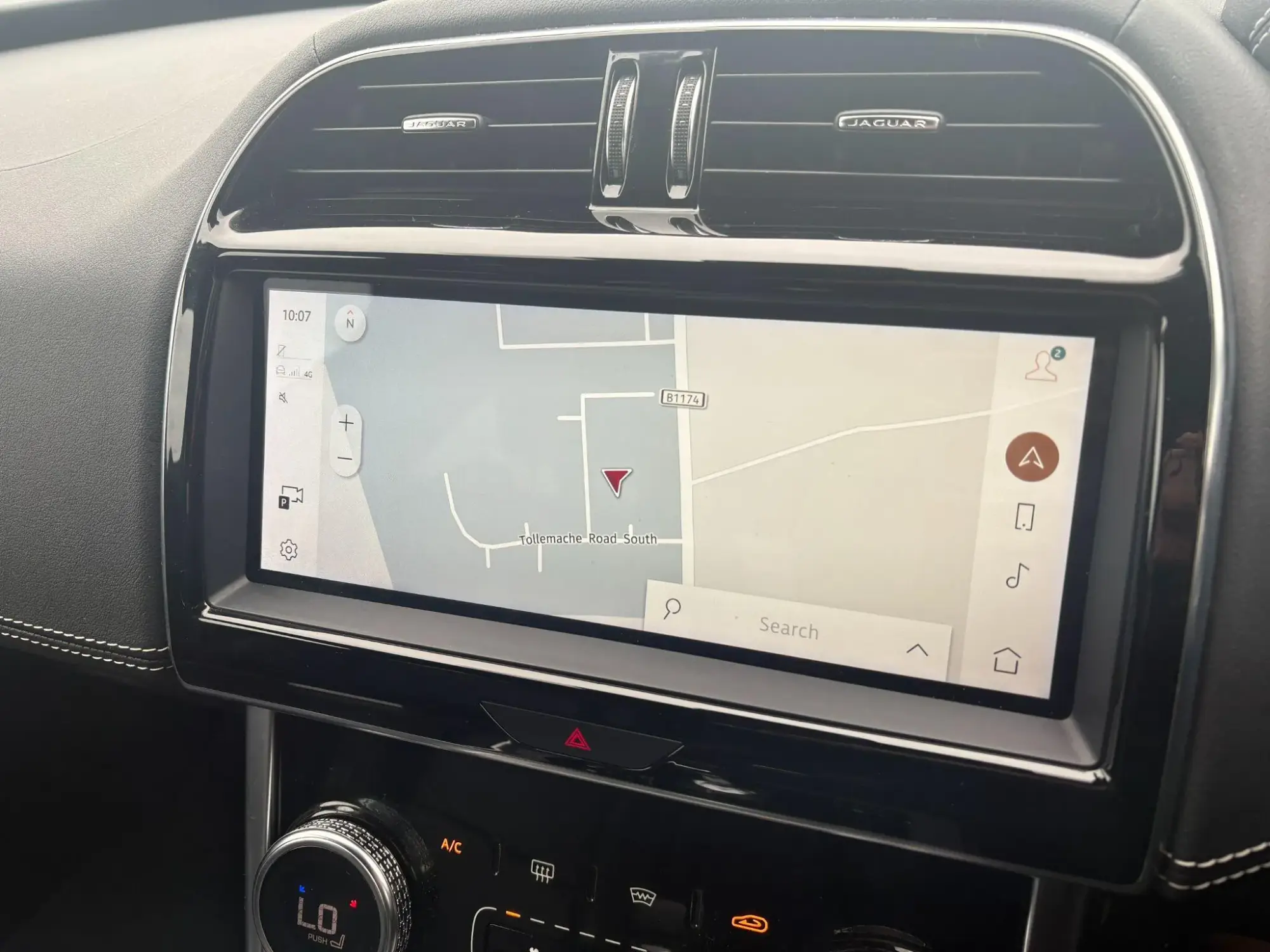 Jaguar XE Image 24 Jaguar XE Image 24