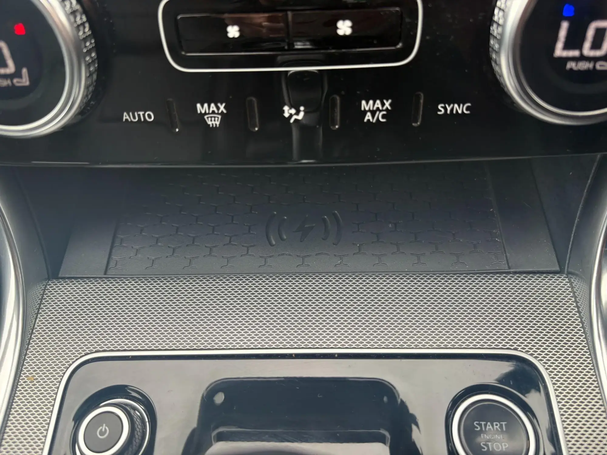 Jaguar XE Image 26 Jaguar XE Image 26