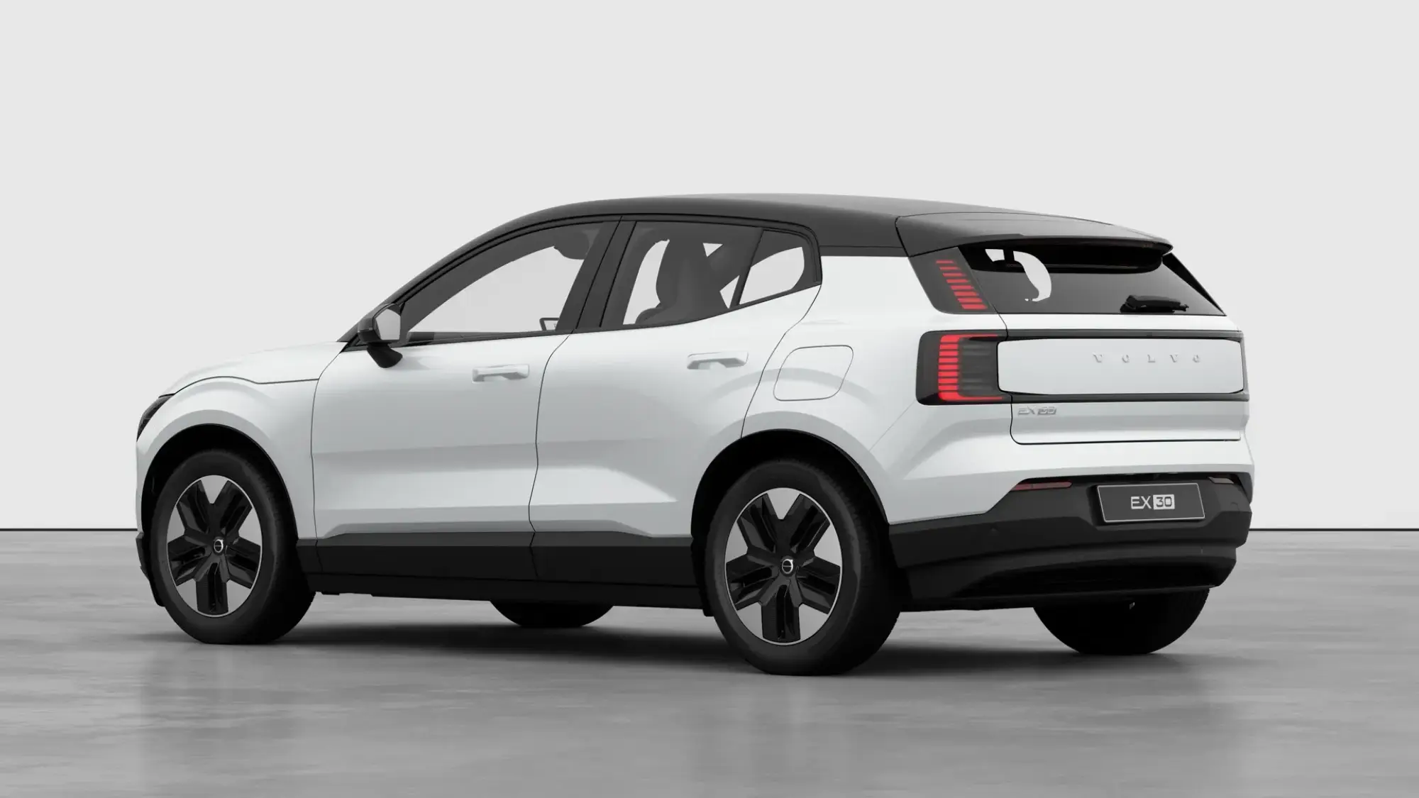 Volvo EX30 200kW Single Motor Plus 51kWh 5dr Auto Image 3