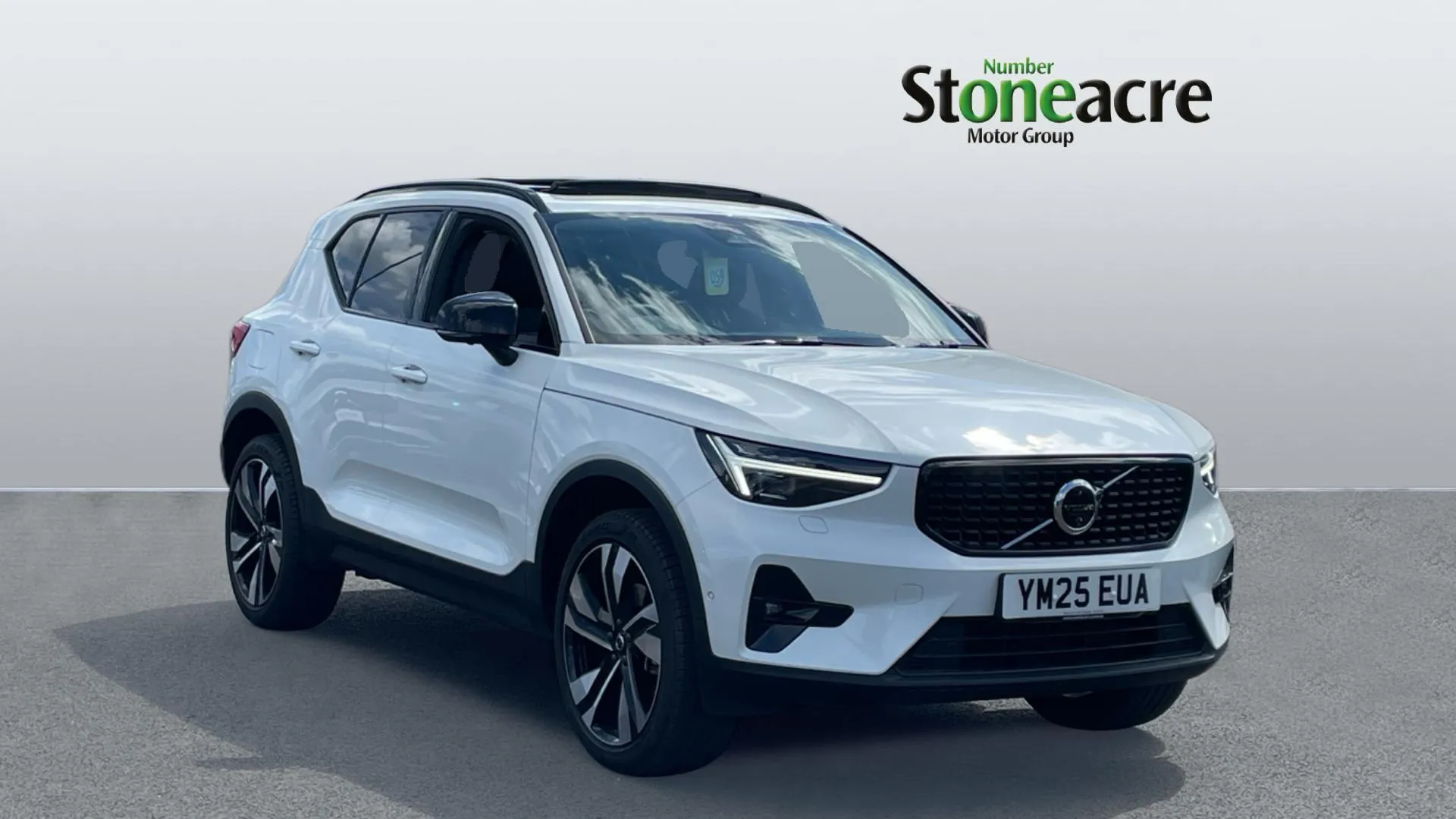 Volvo XC40 listing photo