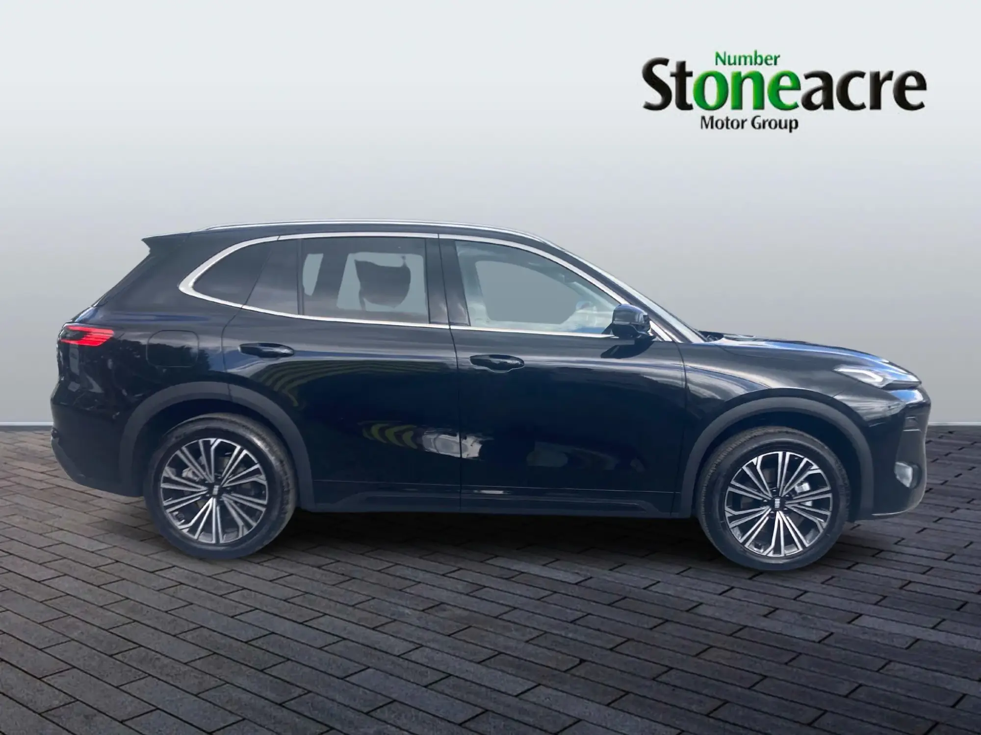 Geely Starray 1.5 EM-i 18.4kWh Pro Auto Euro 6 (s/s) 5dr YL75FLR Image 2