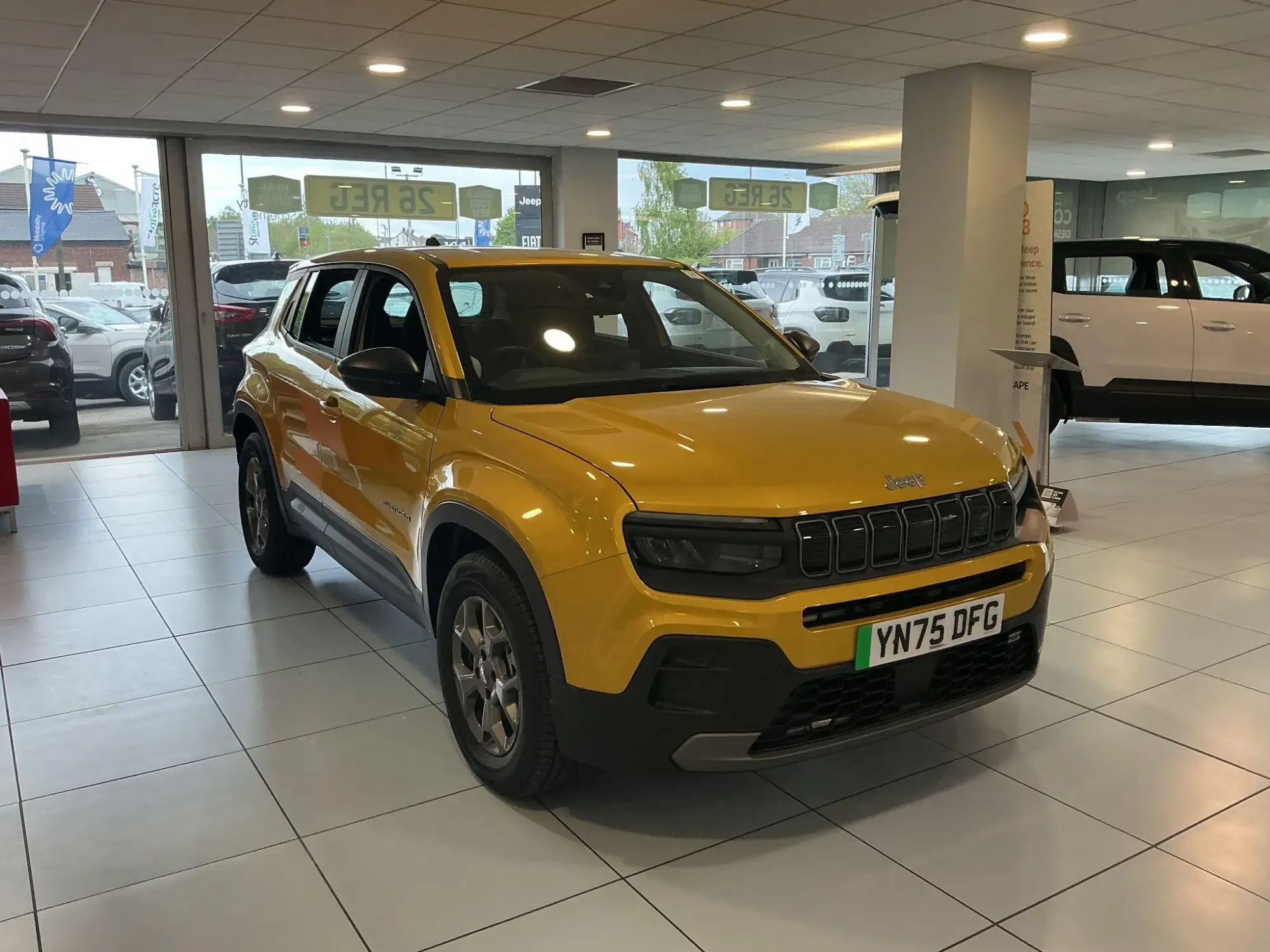 Jeep Avenger Full-Electric 54kWh Longitude Auto 5dr YN75DFG Image 1