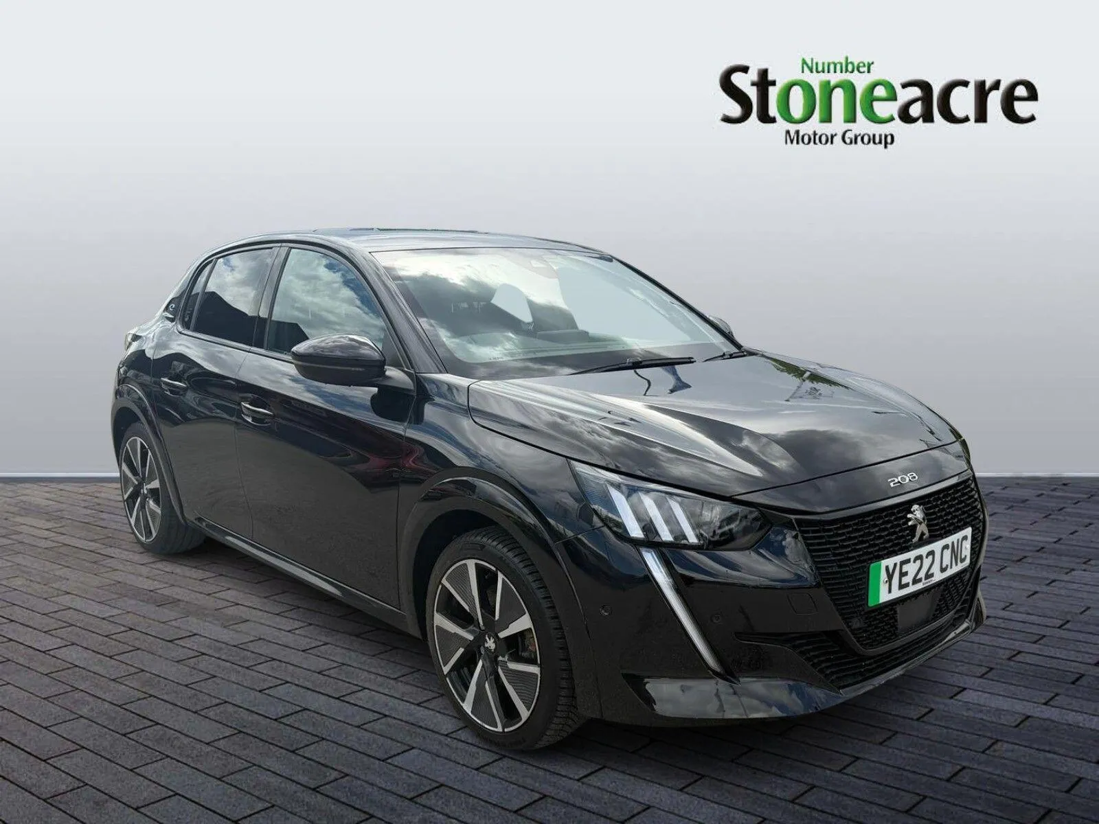 Peugeot E-208