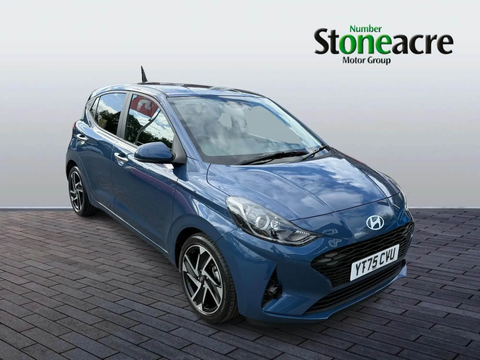 Hyundai i10 1.2 Premium Auto Euro 6 (s/s) 5dr YT75CVU Image 1