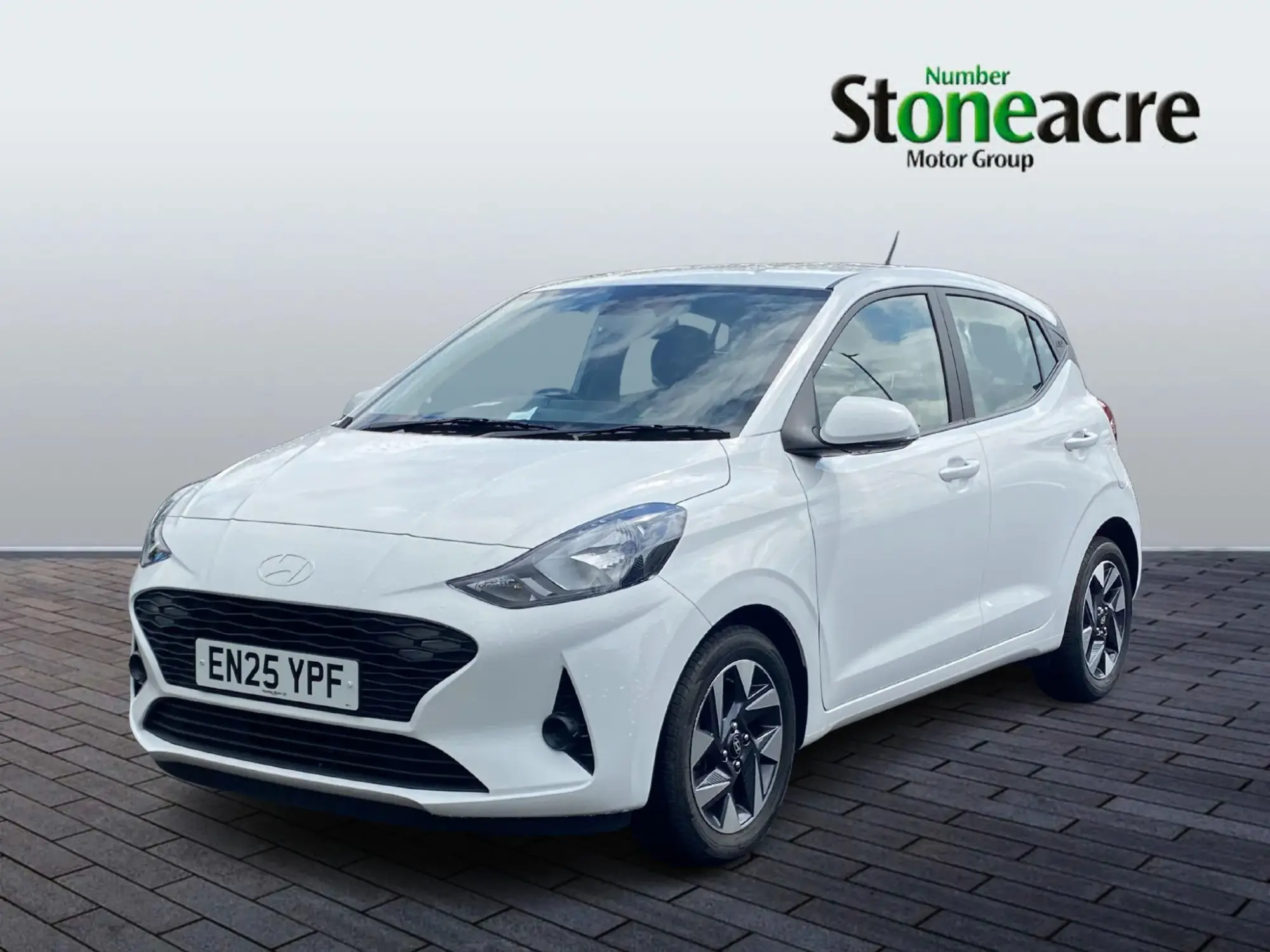 Hyundai i10 1.0 Advance Euro 6 (s/s) 5dr EN25YPF Image 3