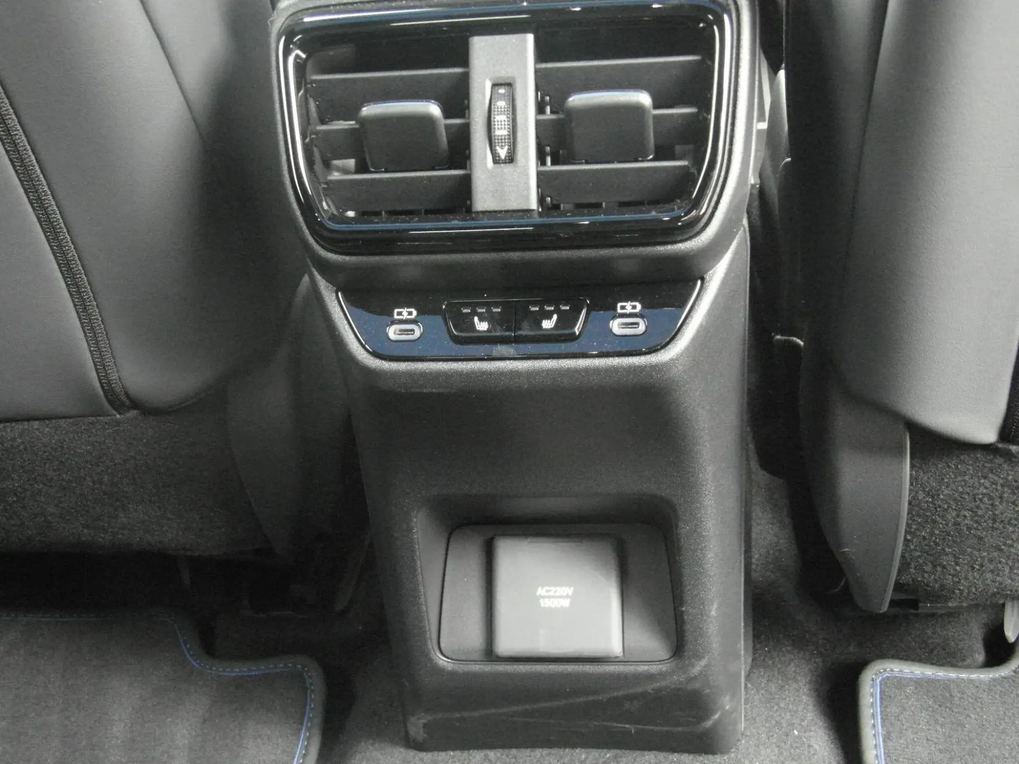 Lexus RZ Image 30
