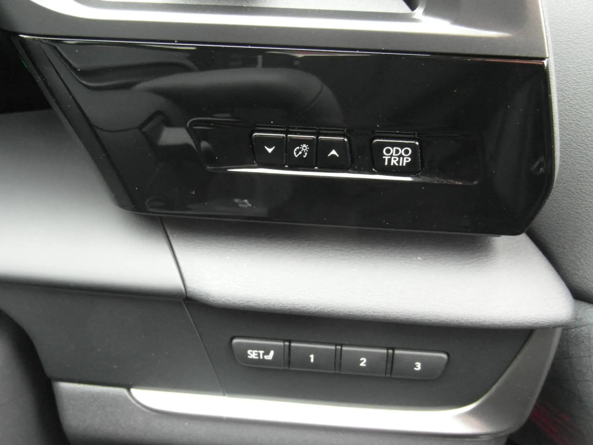 Lexus RZ Image 40