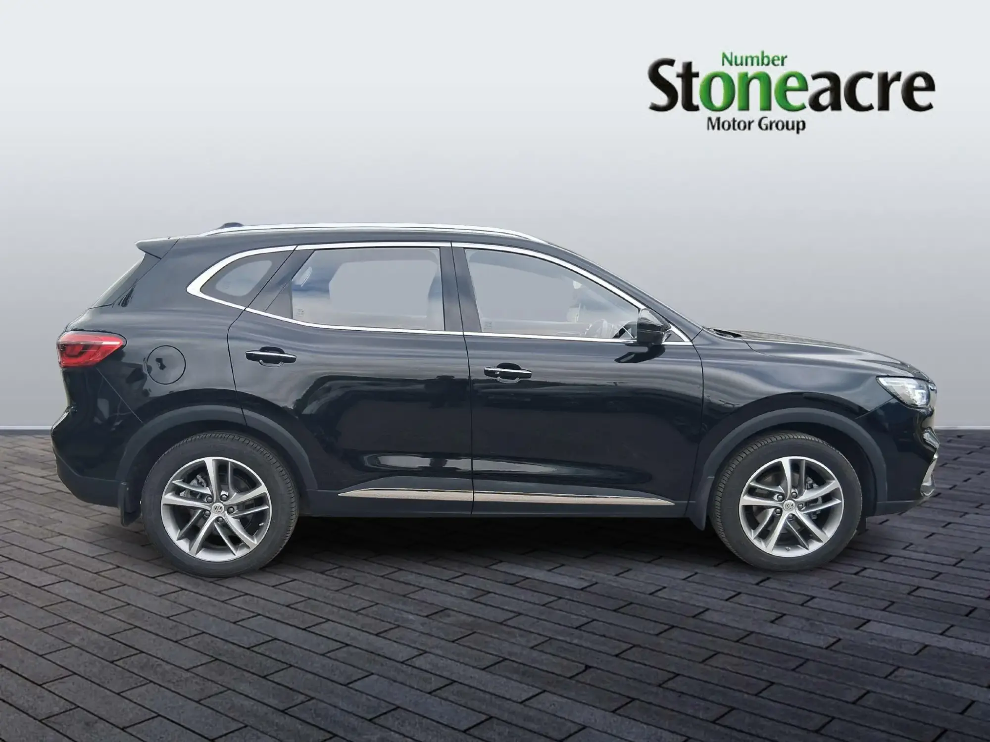 MG HS Plug-in Hybrid 1.5 T-GDI 16.6 kWh Exclusive Auto Euro 6 (s/s) 5dr YF21DMZ Image 2