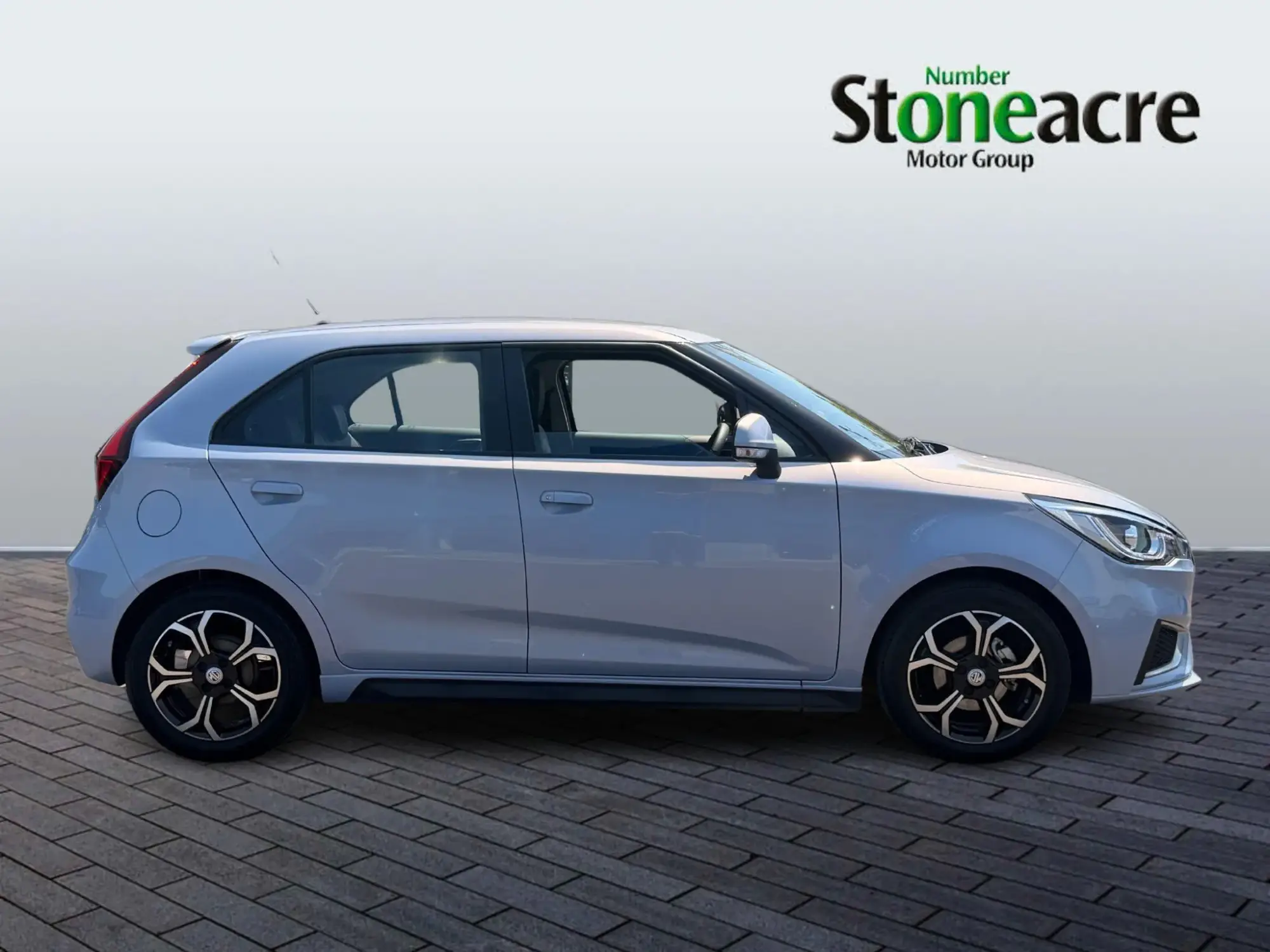 MG 3 1.5 VTi-TECH Exclusive Nav Euro 6 (s/s) 5dr YV24EUO Image 2