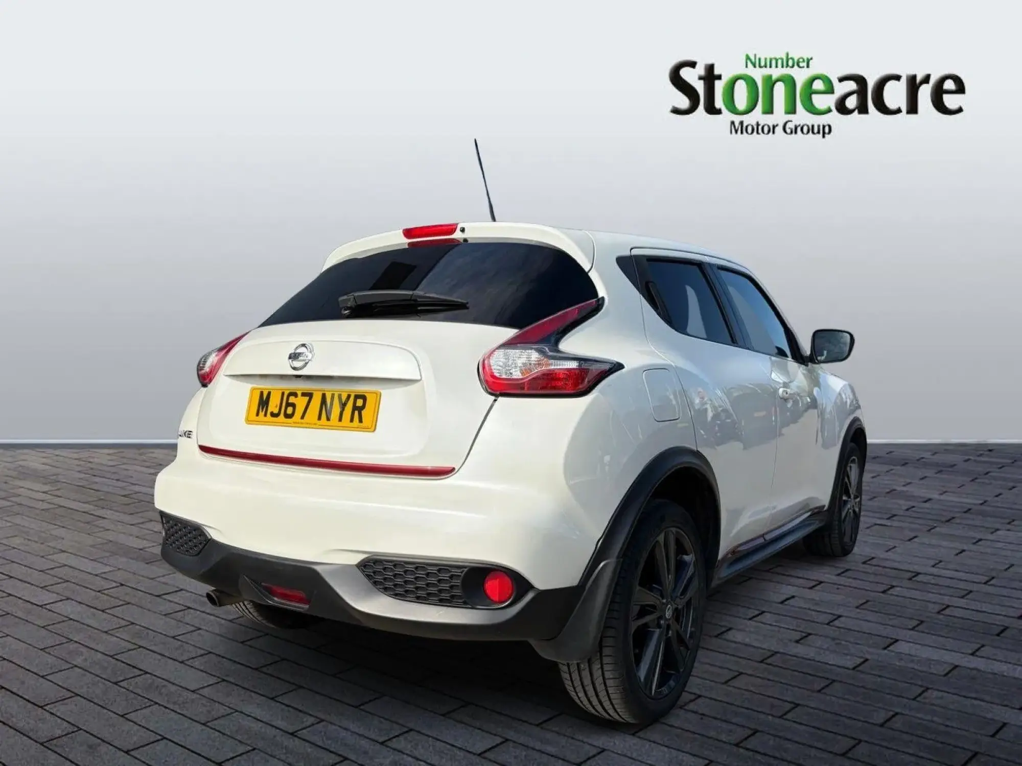 Nissan Juke 1.2 DIG-T Envy Euro 6 (s/s) 5dr MJ67NYR Image 3