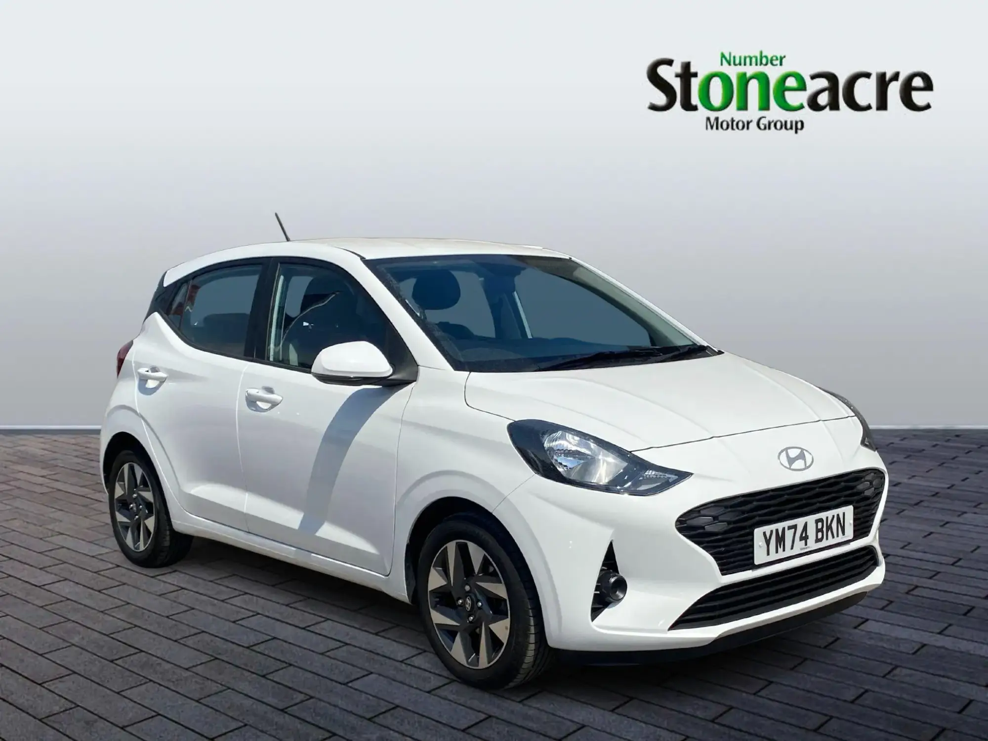 Hyundai i10 Image 1 Hyundai i10 Image 1
