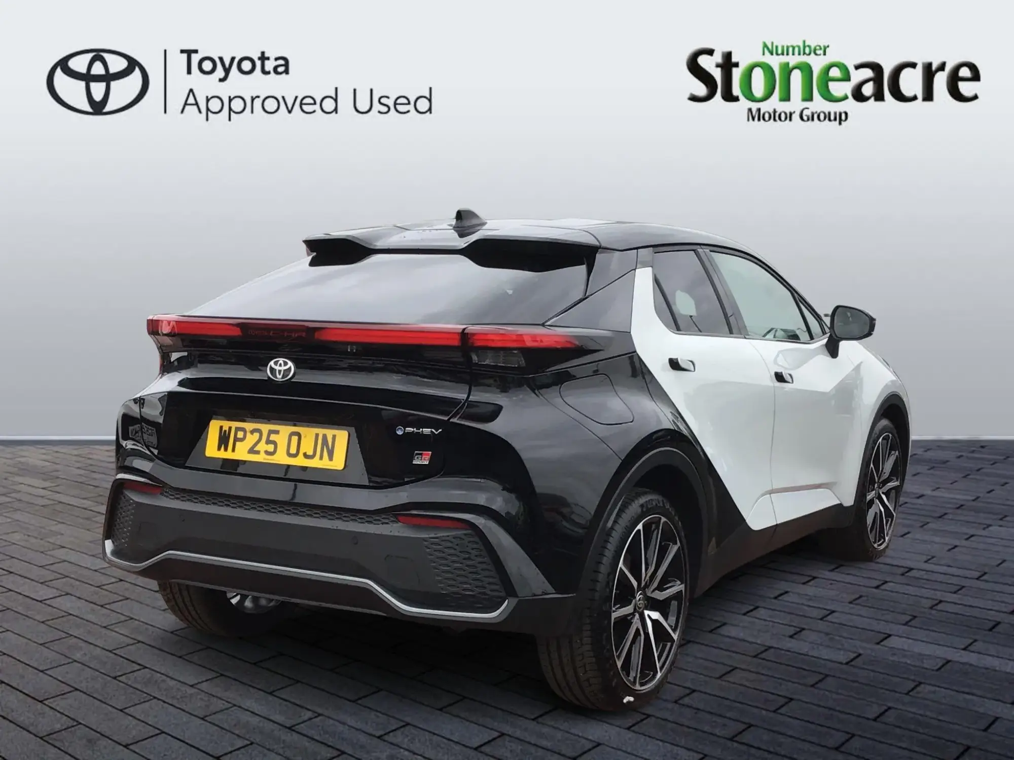 Toyota C-HR Plug-in Hybrid 2.0 VVT-h 13.6 kWh GR SPORT CVT Euro 6 (s/s) 5dr WP25OJN Image 2