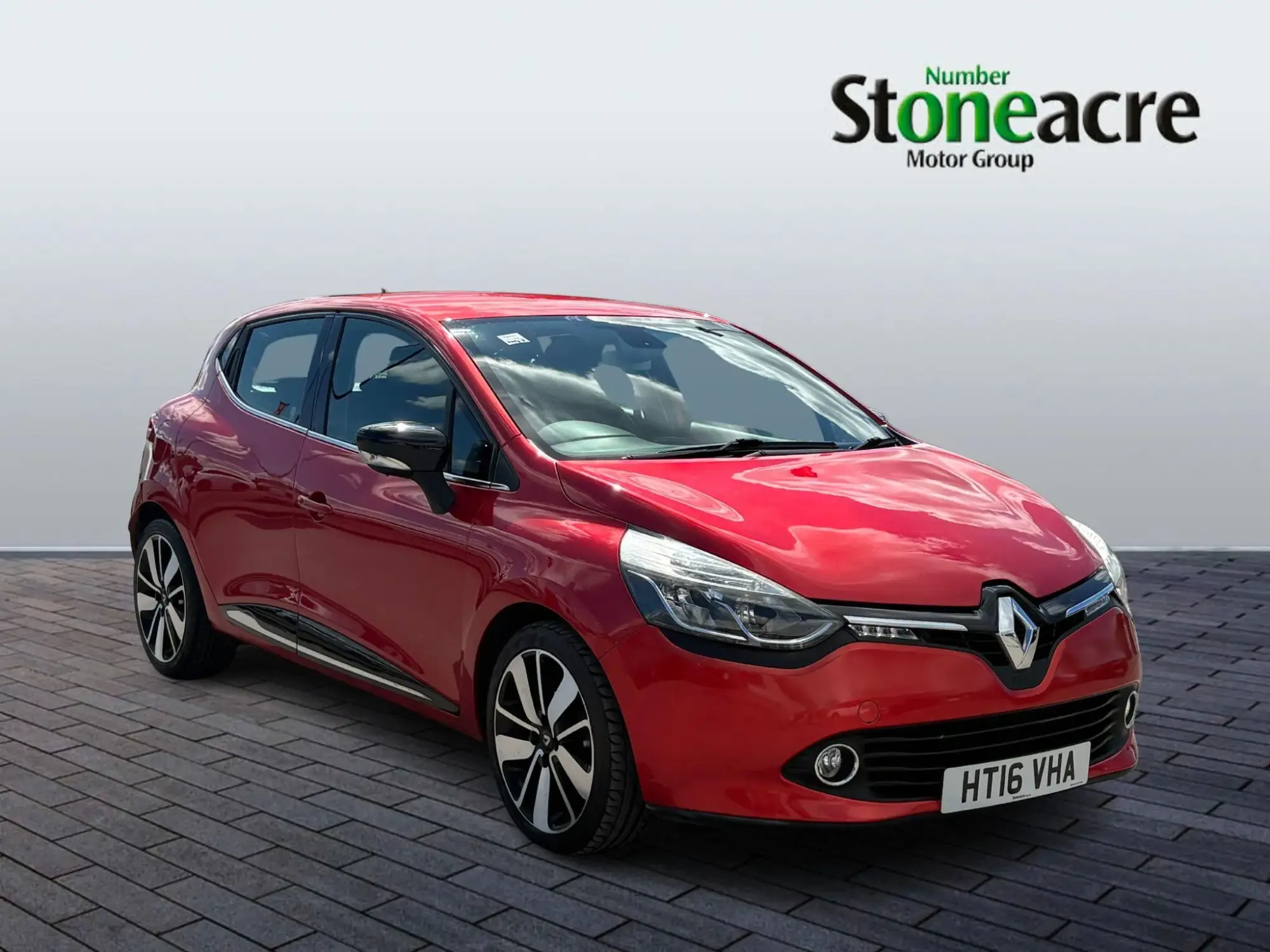 Renault Clio 0.9 TCe Dynamique S Nav Euro 6 (s/s) 5dr HT16VHA Image 1