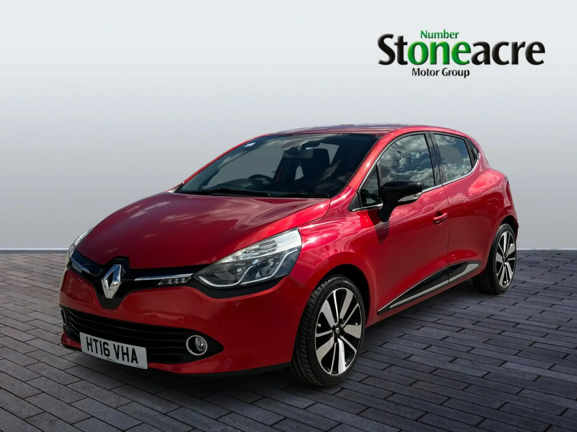 Renault Clio 0.9 TCe Dynamique S Nav Euro 6 (s/s) 5dr HT16VHA Image 3