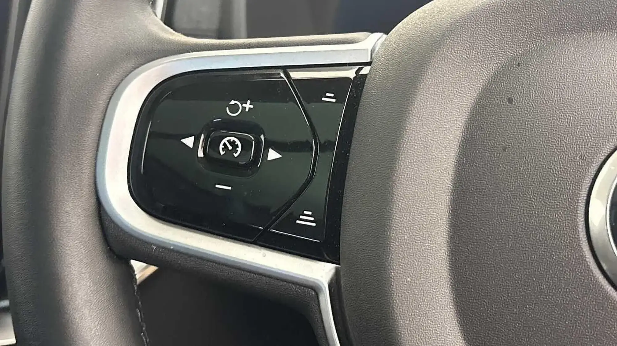 Volvo XC90 Plug-In Hybrid Image 31 Volvo XC90 Plug-In Hybrid Image 31