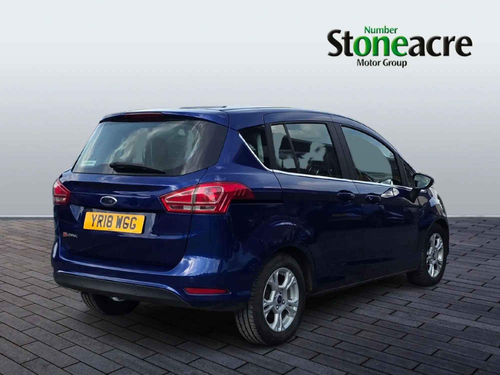 Ford B-Max 1.4 Zetec Navigator Euro 6 5dr YR18WGG Image 3