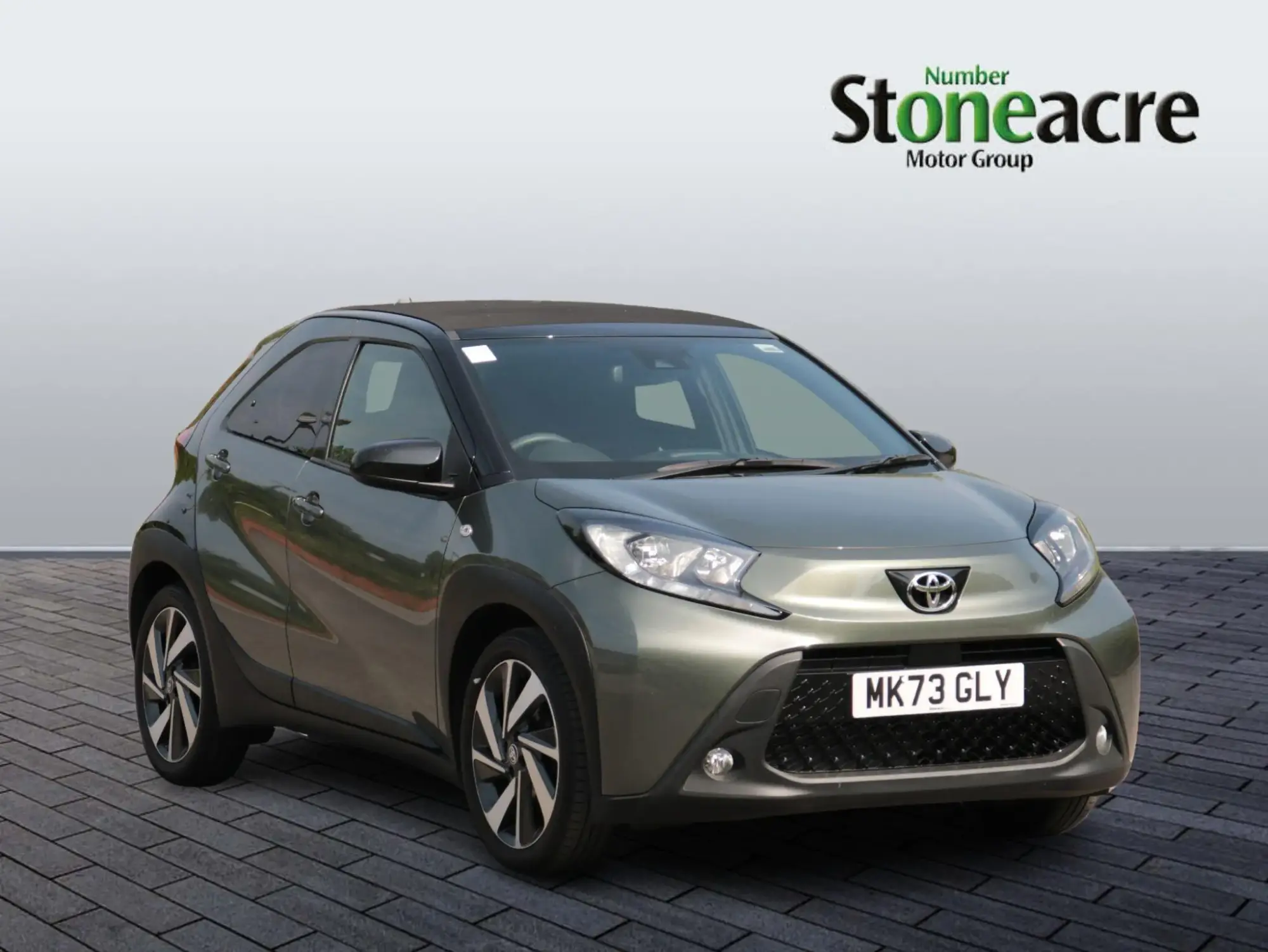 Toyota Aygo X 1.0 VVT-i Edge 5dr MK73GLY Image 1