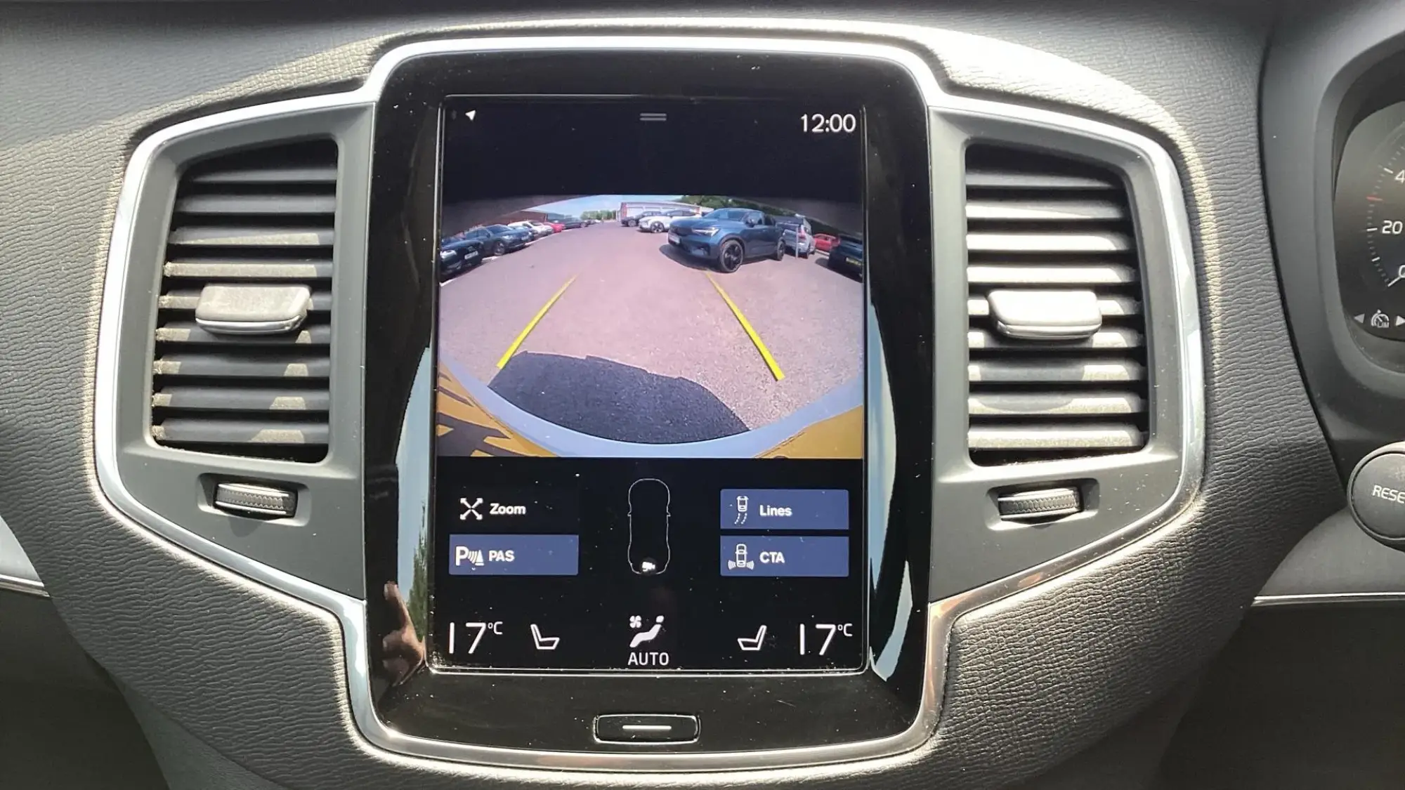 Volvo XC90 Image 26