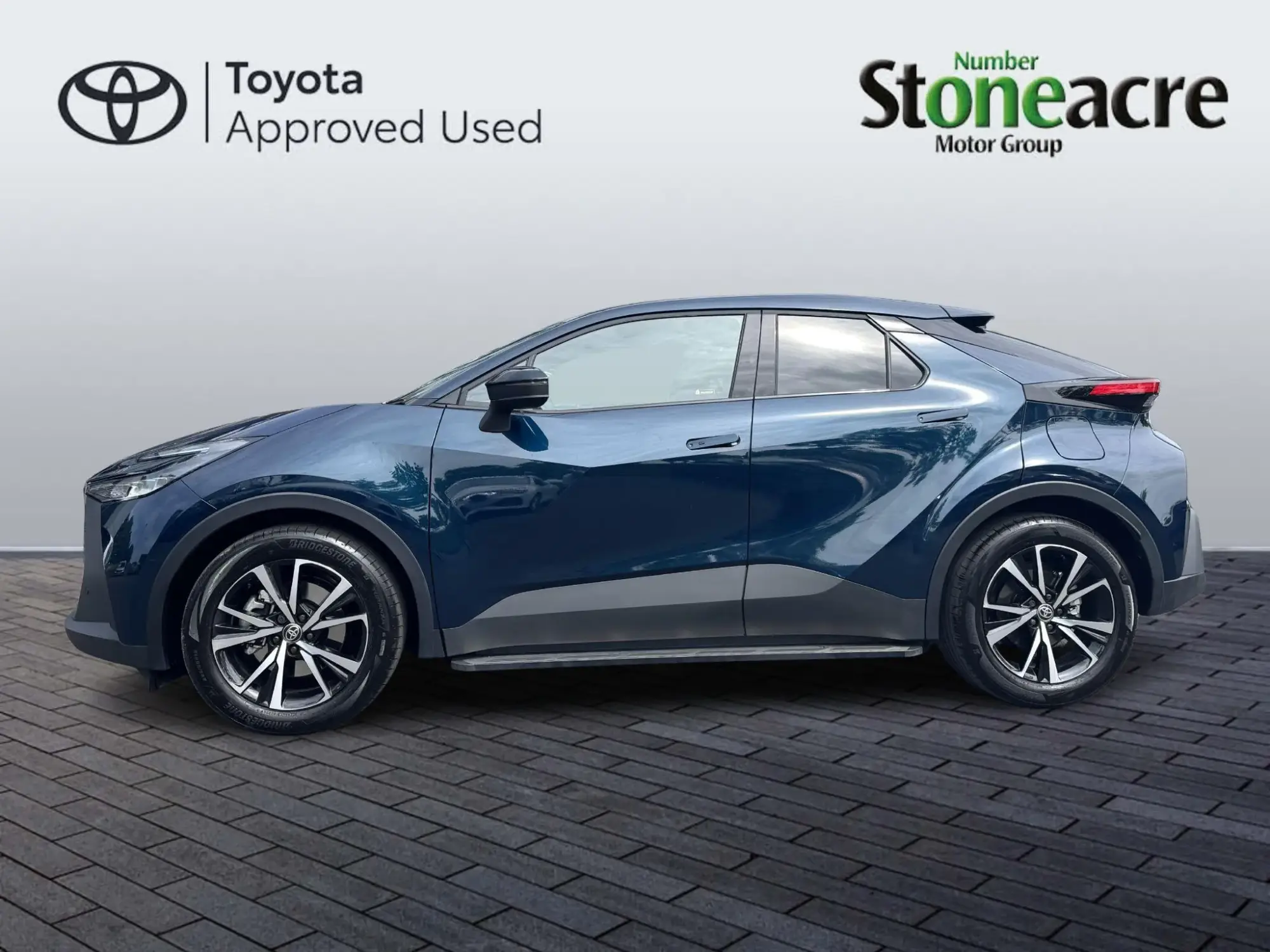 Toyota C-HR Plug-in Hybrid Image 6 Toyota C-HR Plug-in Hybrid Image 6