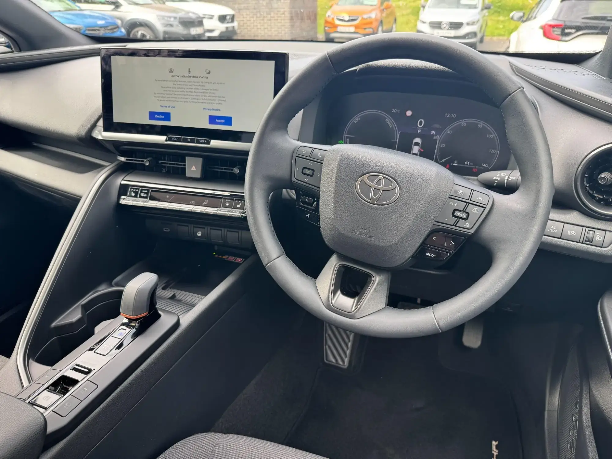 Toyota C-HR Plug-in Hybrid Image 16 Toyota C-HR Plug-in Hybrid Image 16