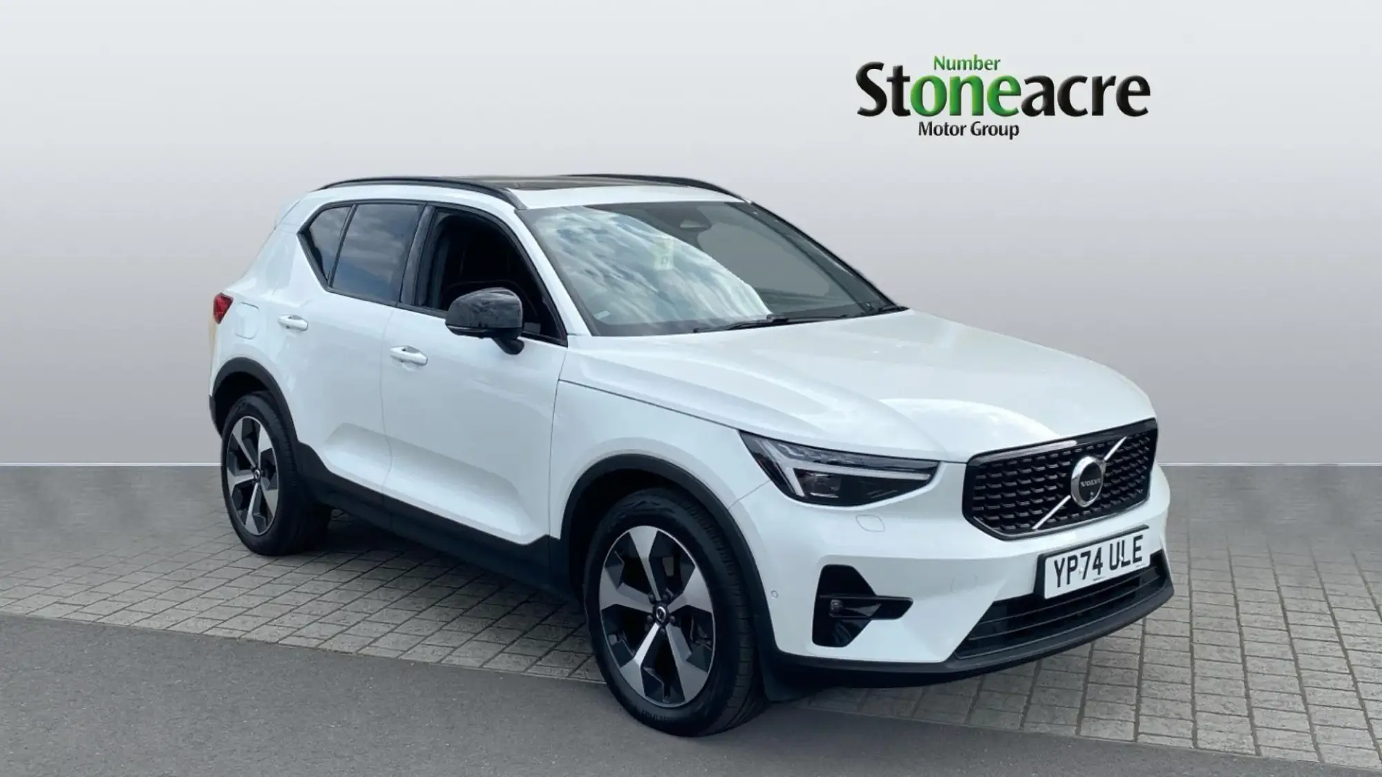 Volvo XC40 Image 1