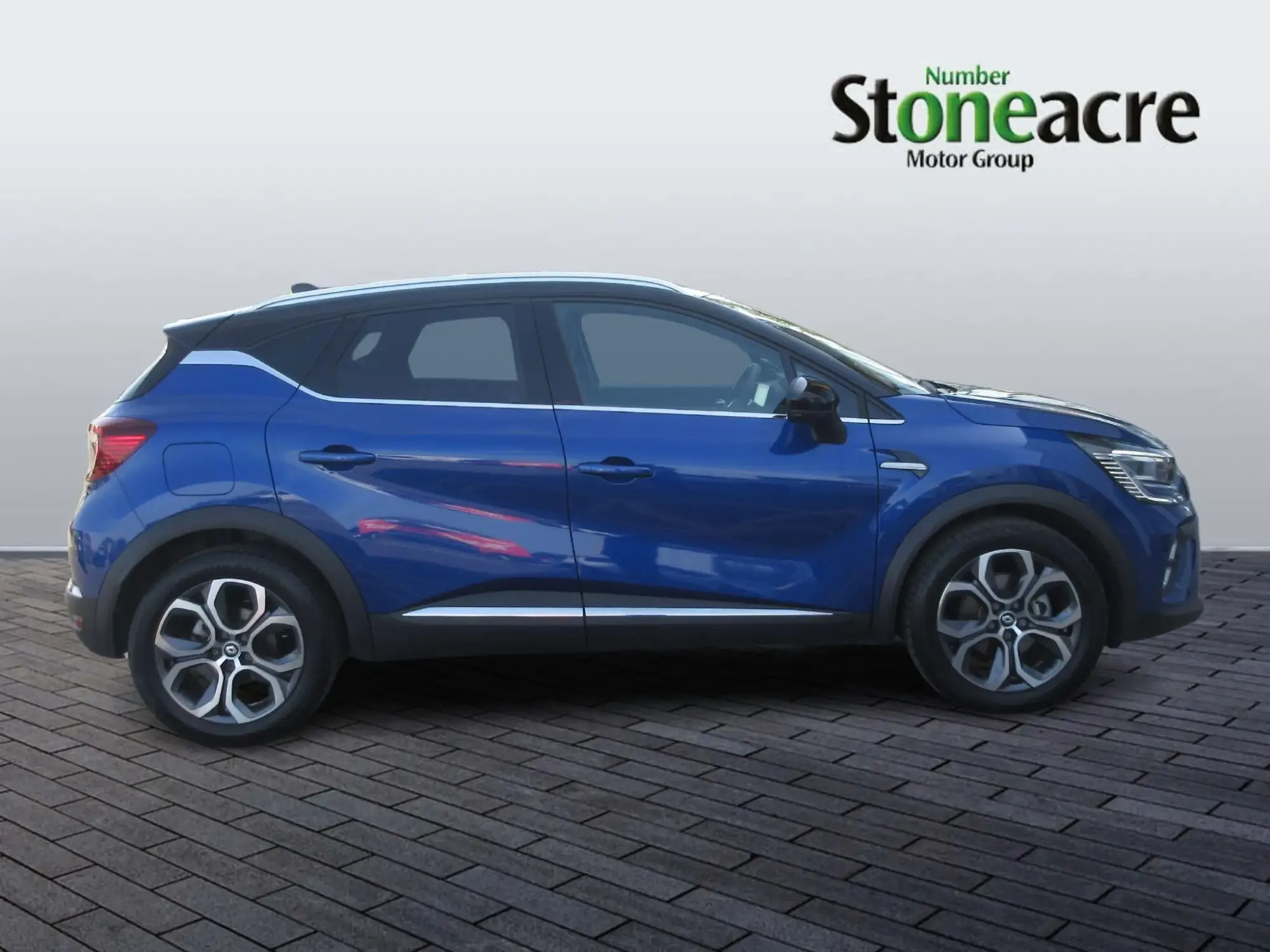 Renault Captur E-Tech 1.6 E-Tech full hybrid 145 Techno 5dr Auto KK23TYA Image 2