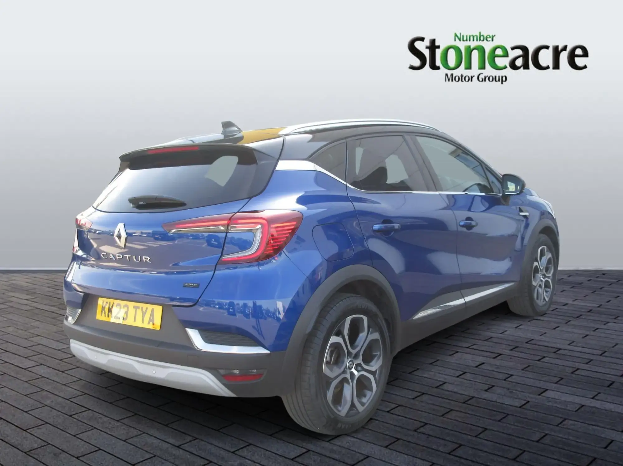 Renault Captur E-Tech 1.6 E-Tech full hybrid 145 Techno 5dr Auto KK23TYA Image 3