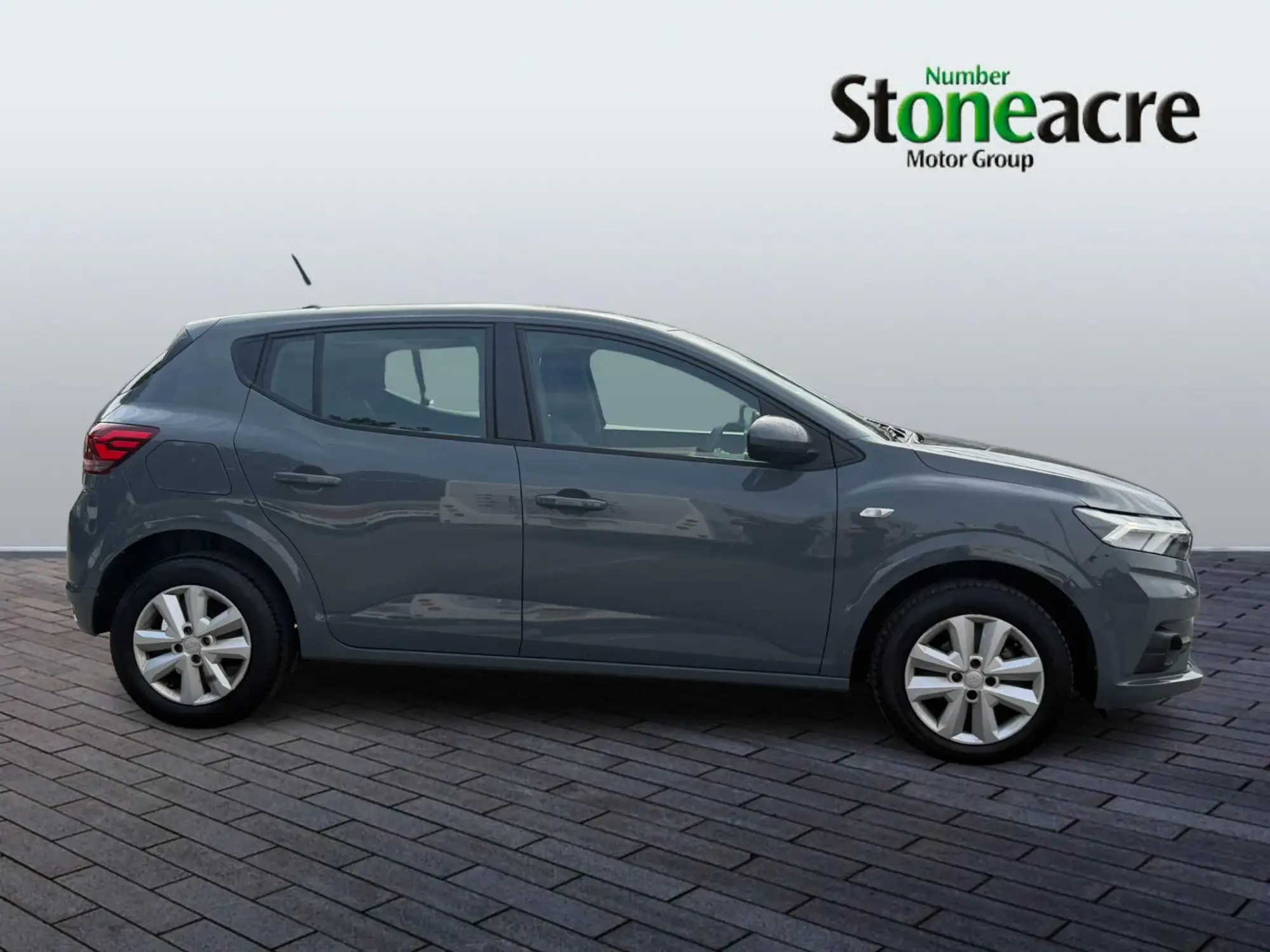 Dacia Sandero Image 2