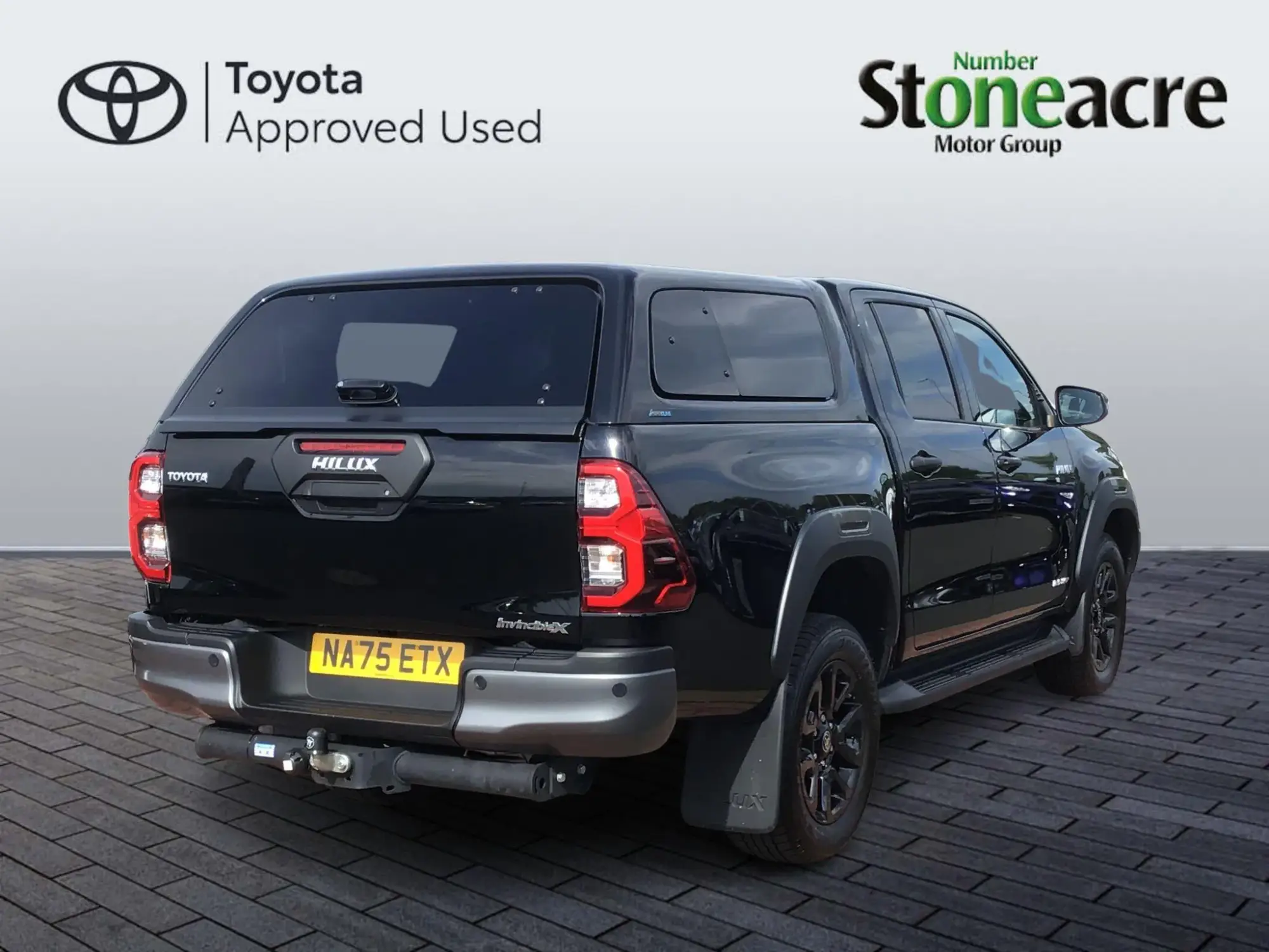 Toyota Hilux 2.8 D-4D-h Invincible X Auto 4WD Euro 6 4dr NA75ETX Image 2