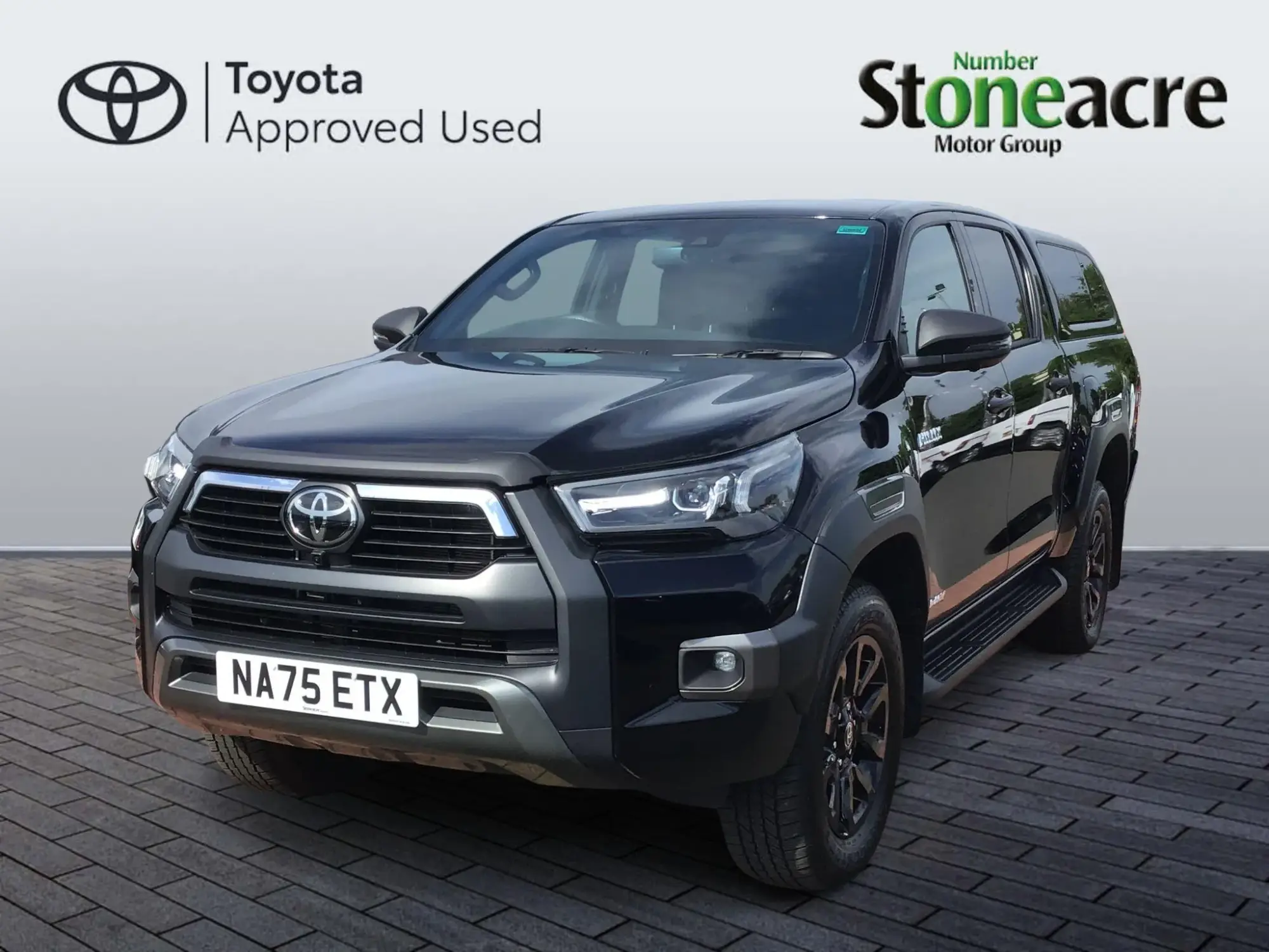 Toyota Hilux 2.8 D-4D-h Invincible X Auto 4WD Euro 6 4dr NA75ETX Image 3