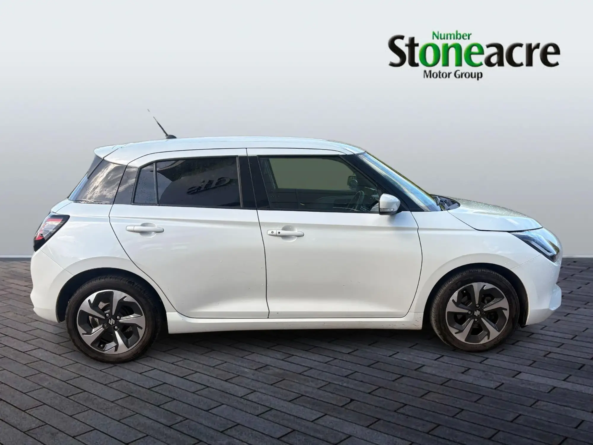 Suzuki Swift 1.2 MHEV Ultra CVT Euro 6 (s/s) 5dr DX74MTZ Image 2