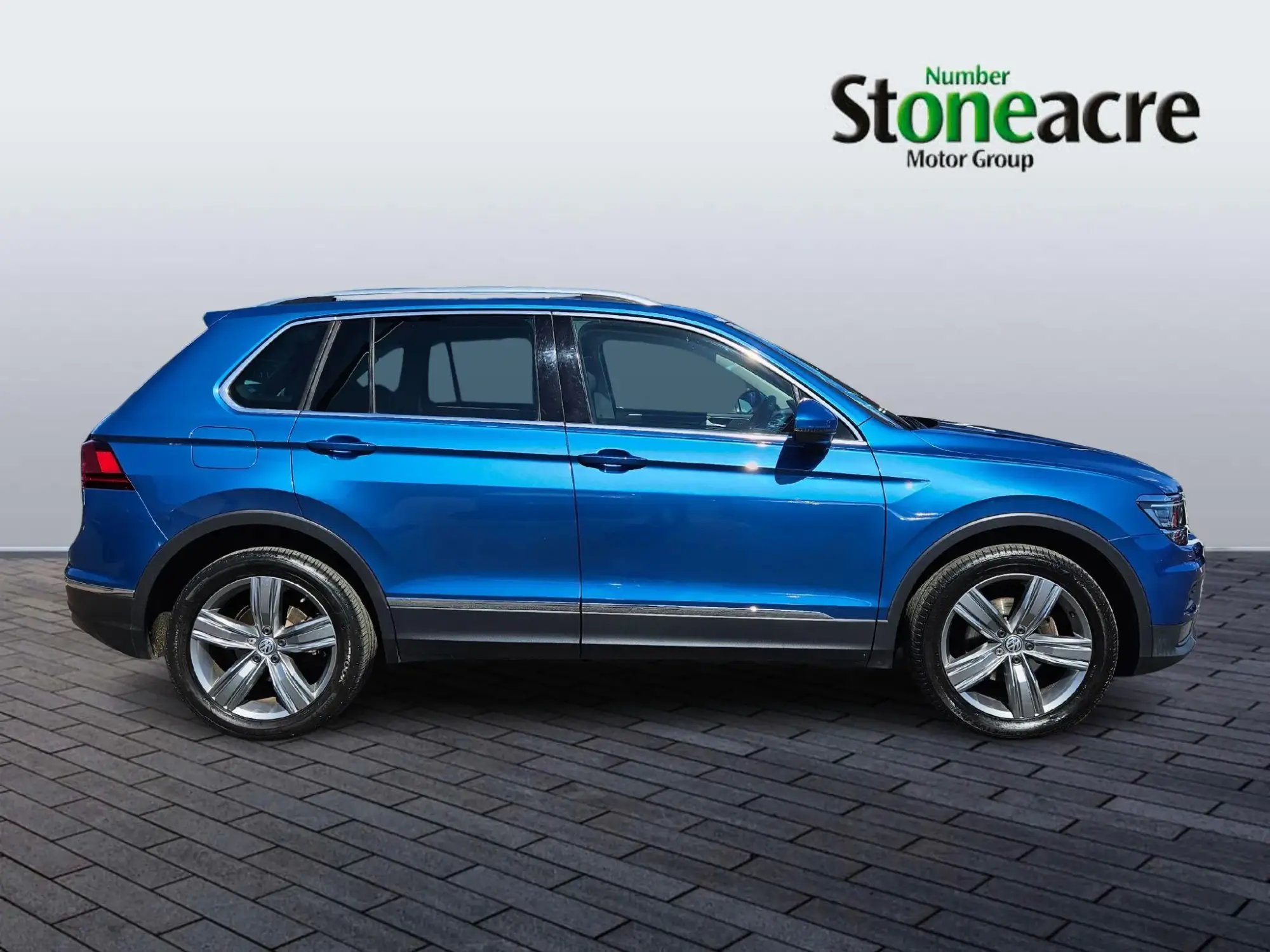 Volkswagen Tiguan 2.0 TDI SEL DSG 4Motion Euro 6 (s/s) 5dr YG67OJZ Image 2