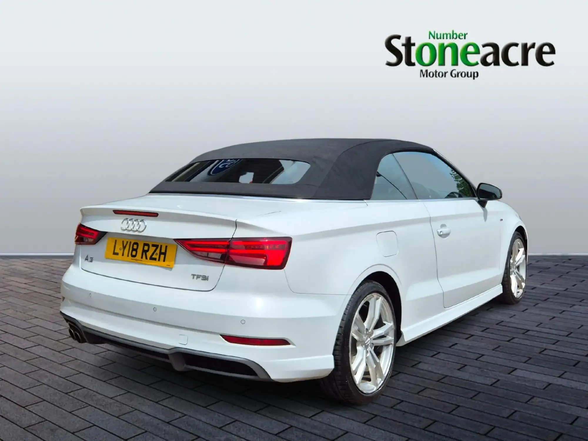 Audi A3 Cabriolet 1.5 TFSI CoD S line S Tronic Euro 6 (s/s) 2dr LY18RZH Image 3