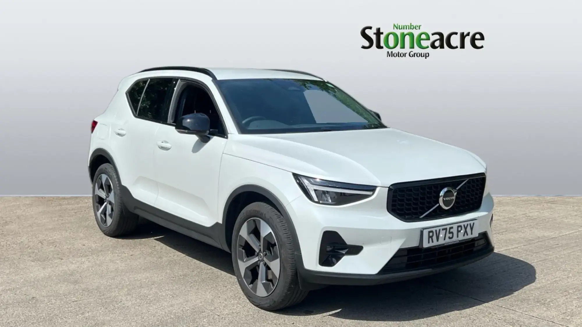 Volvo XC40 2.0 B4P Plus Dark 5dr Auto RV75PXY Image 1