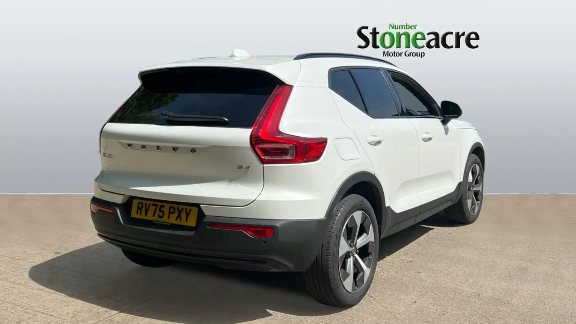 Volvo XC40 2.0 B4P Plus Dark 5dr Auto RV75PXY Image 2