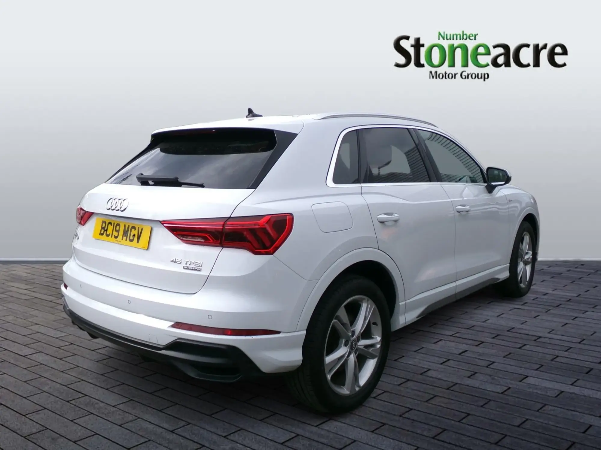 Audi Q3 2.0 TFSI 45 S line S Tronic quattro Euro 6 (s/s) 5dr BC19MGV Image 3