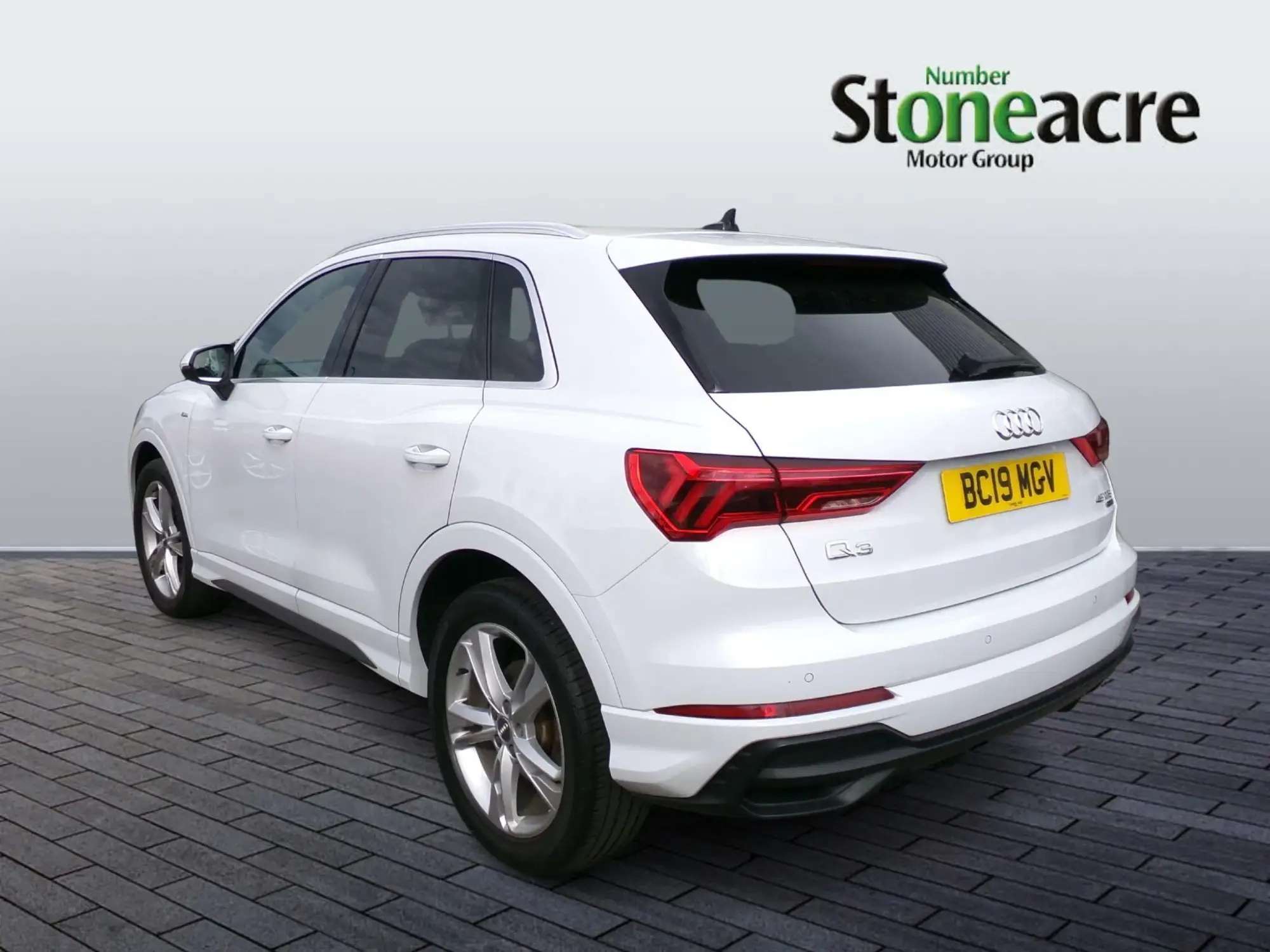 Audi Q3 2.0 TFSI 45 S line S Tronic quattro Euro 6 (s/s) 5dr BC19MGV Image 2