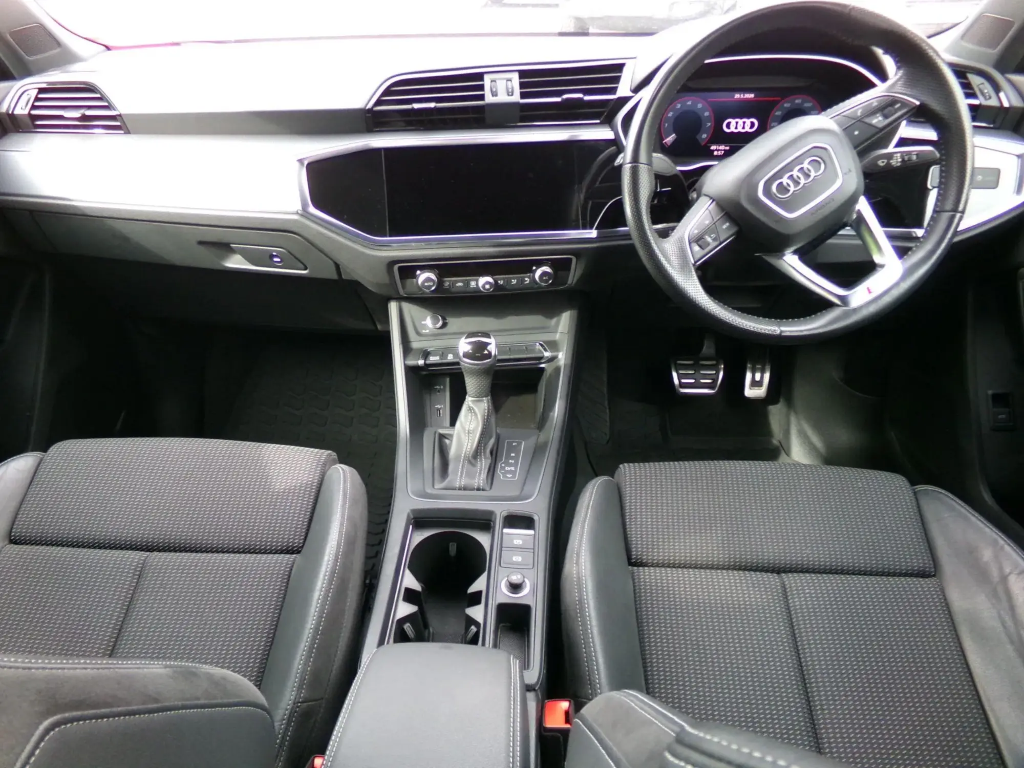 Audi Q3 Image 12