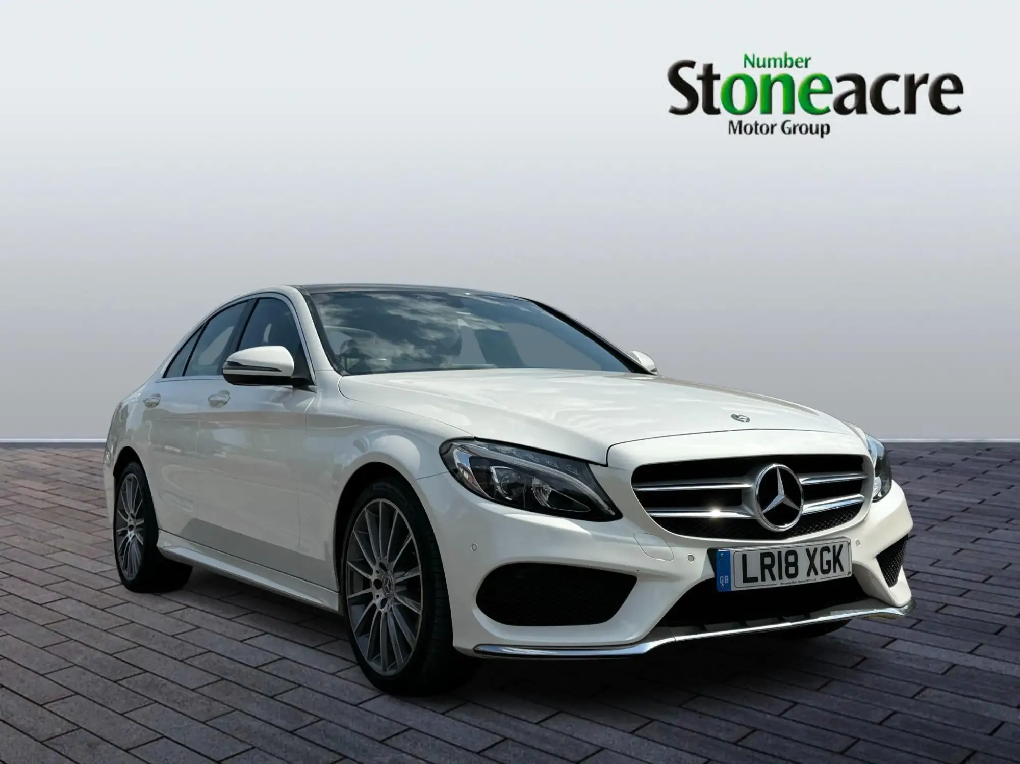 Mercedes-Benz C-Class 2.1 C220d AMG Line (Premium) G-Tronic+ 4MATIC Euro 6 (s/s) 4dr LR18XGK Image 1