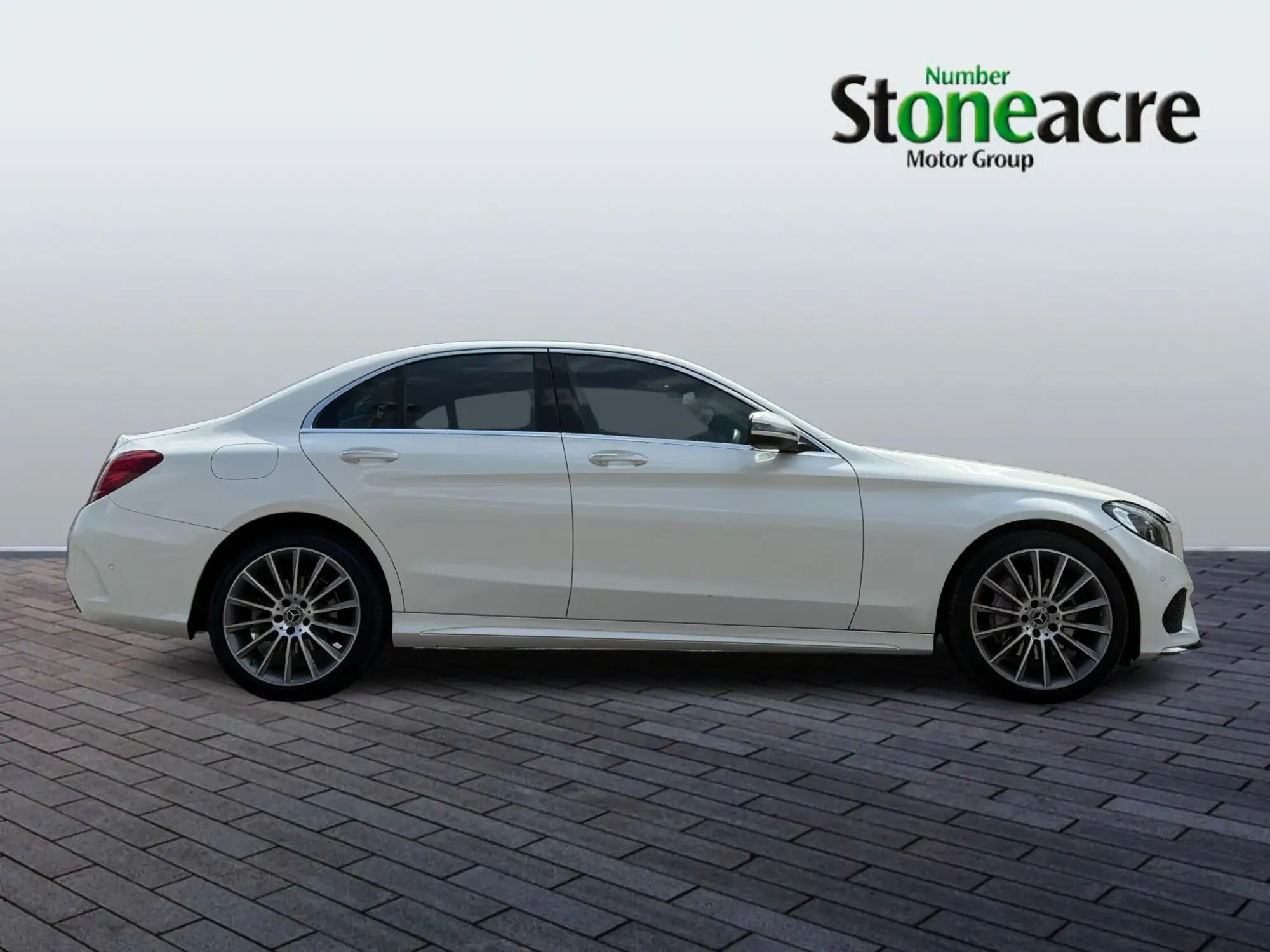 Mercedes-Benz C-Class 2.1 C220d AMG Line (Premium) G-Tronic+ 4MATIC Euro 6 (s/s) 4dr LR18XGK Image 2