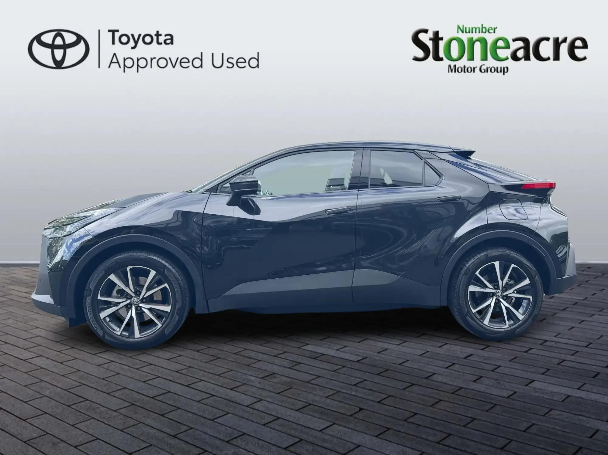 Toyota C-HR Plug-in Hybrid Image 6 Toyota C-HR Plug-in Hybrid Image 6