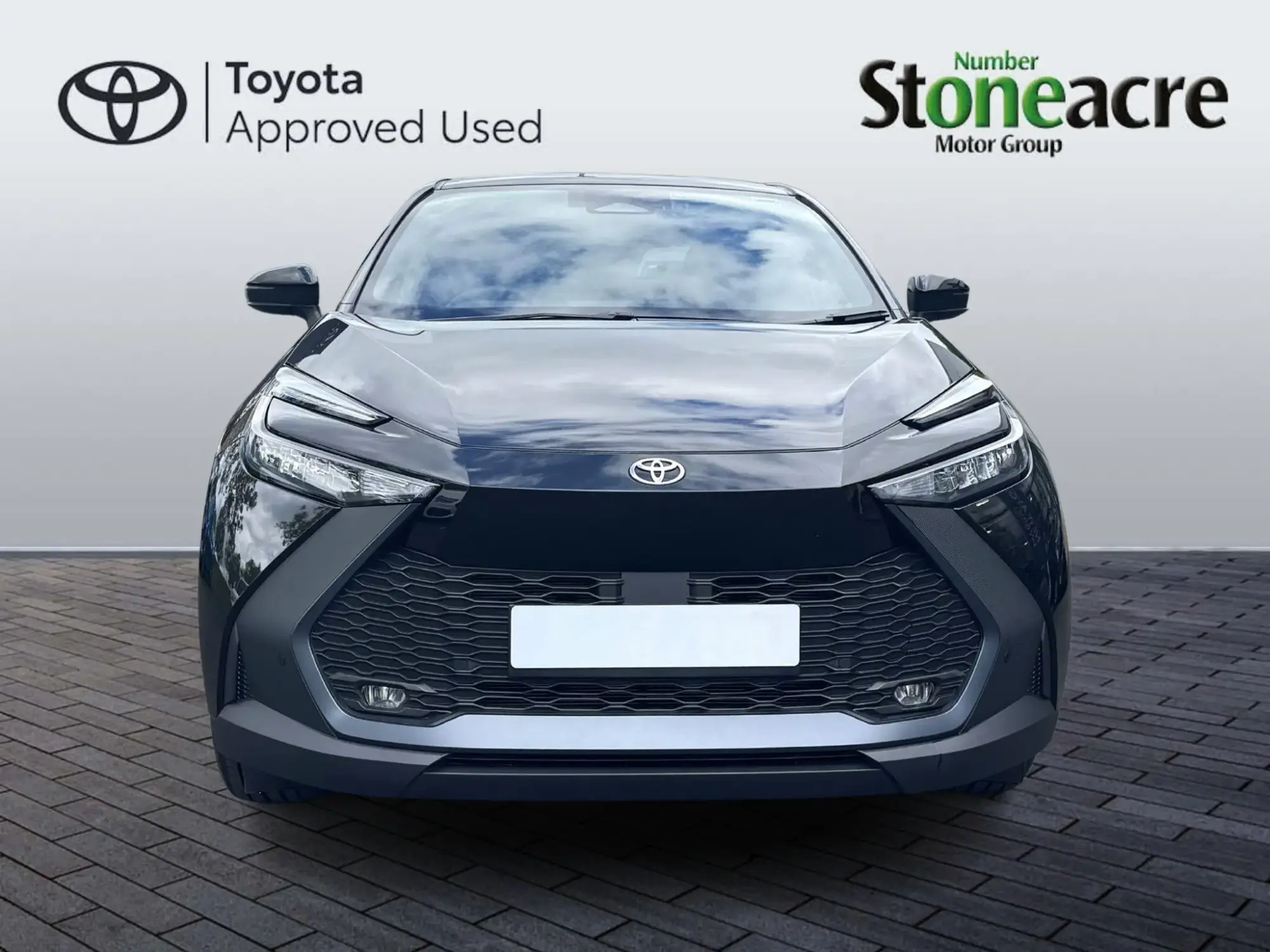 Toyota C-HR Plug-in Hybrid Image 8 Toyota C-HR Plug-in Hybrid Image 8