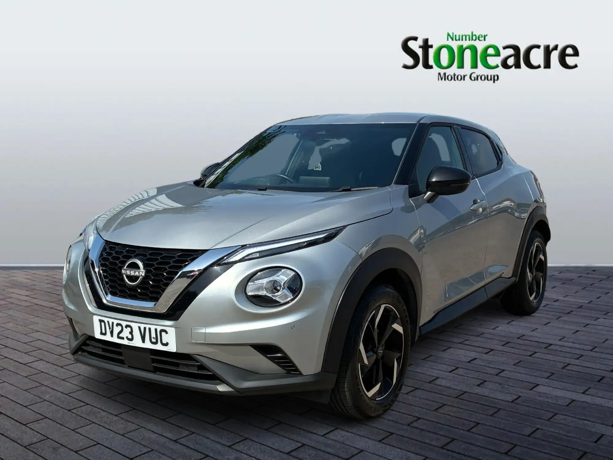 Nissan Juke 1.0 DiG-T N-Connecta 5dr DV23VUC Image 3